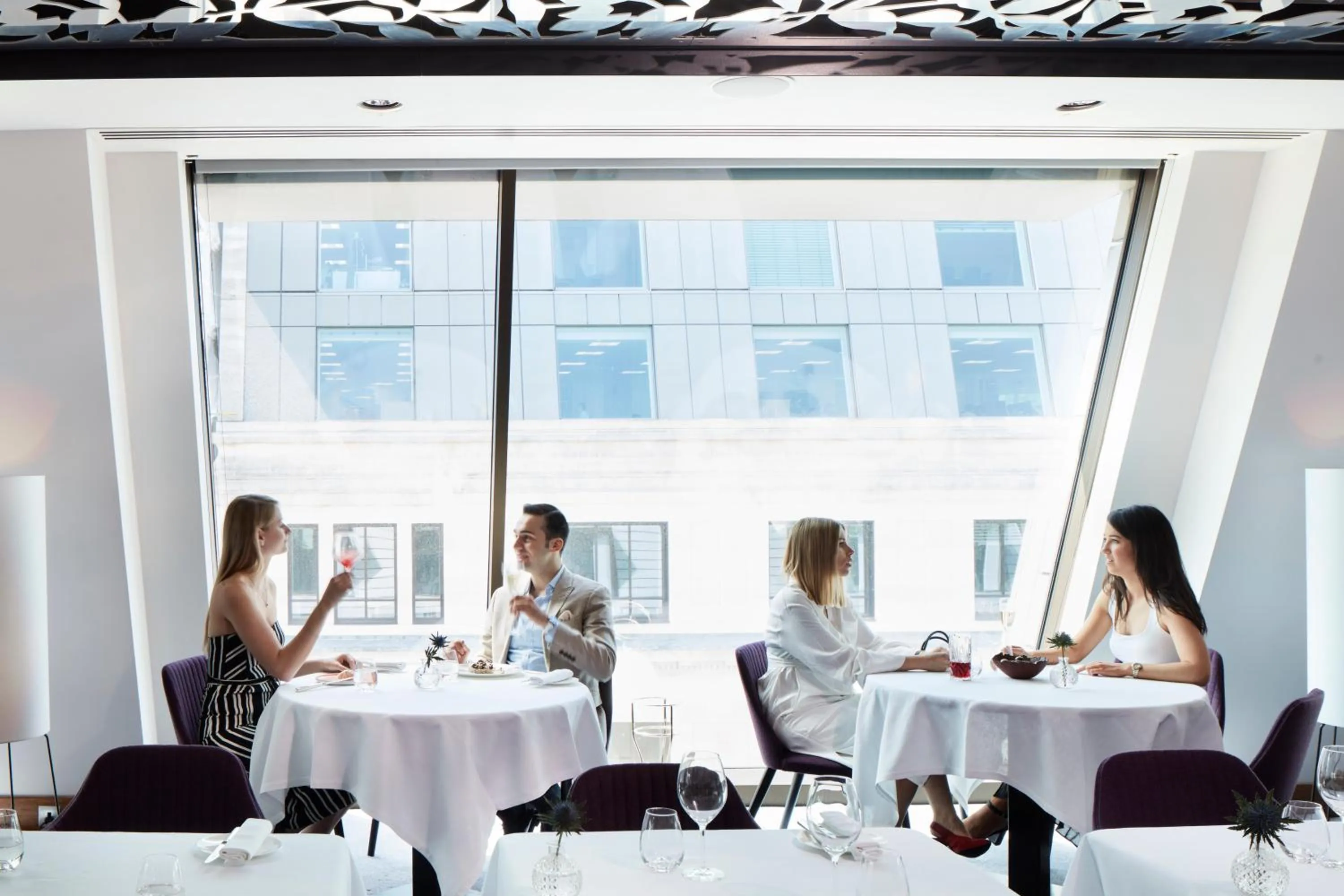 Restaurant/places to eat in South Place Hotel