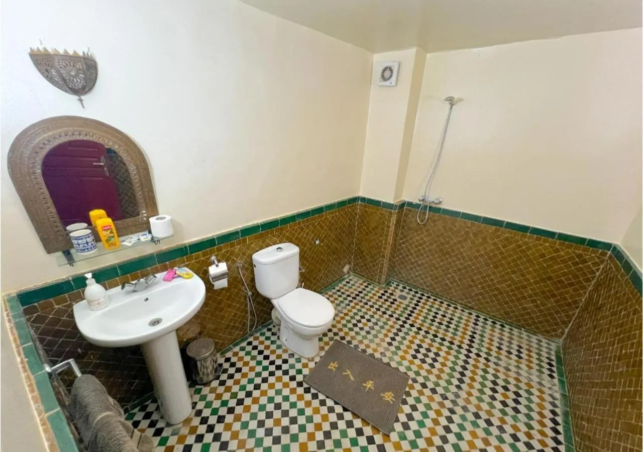 Shower in Riad Dar Iman