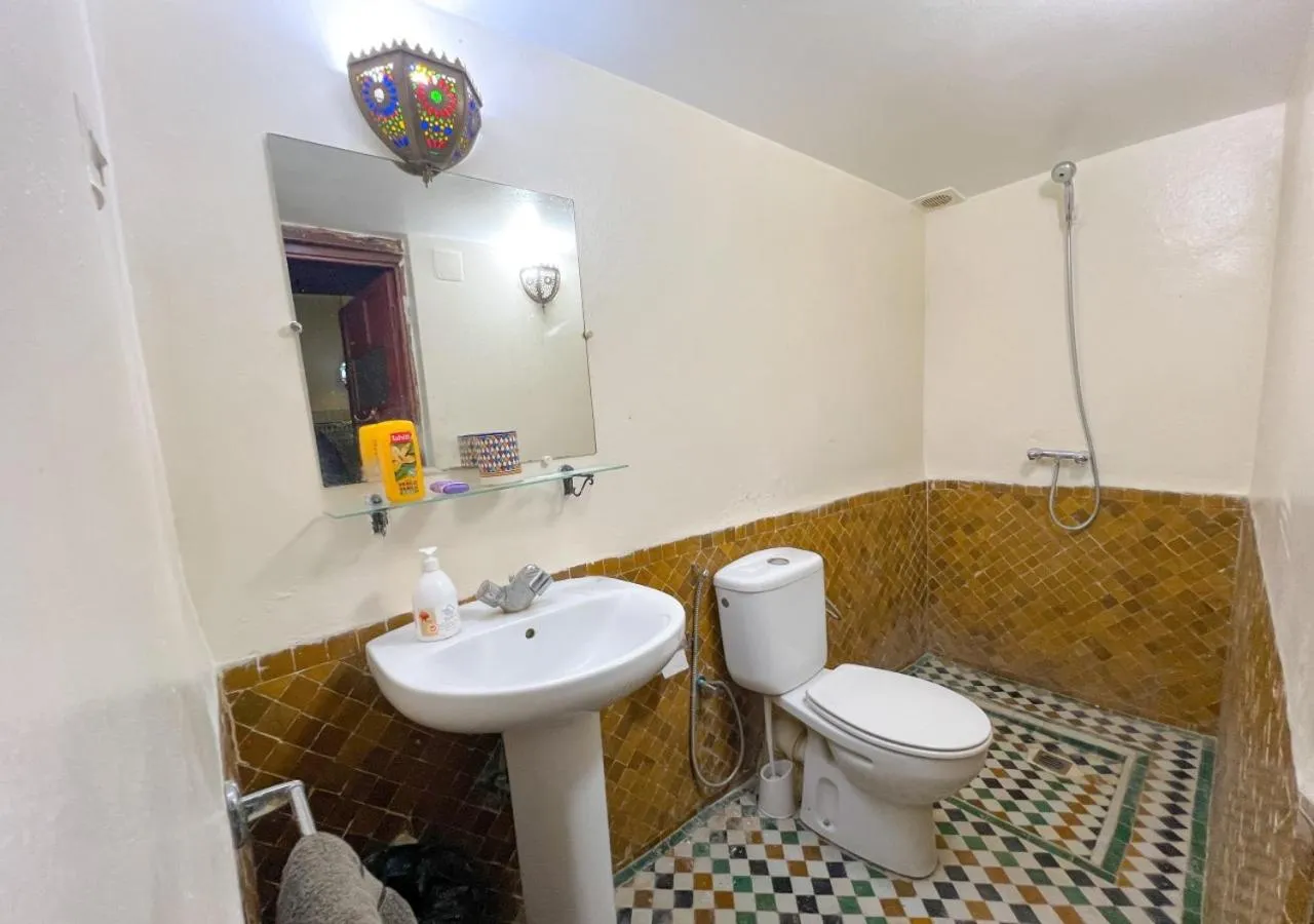 Shower in Riad Dar Iman