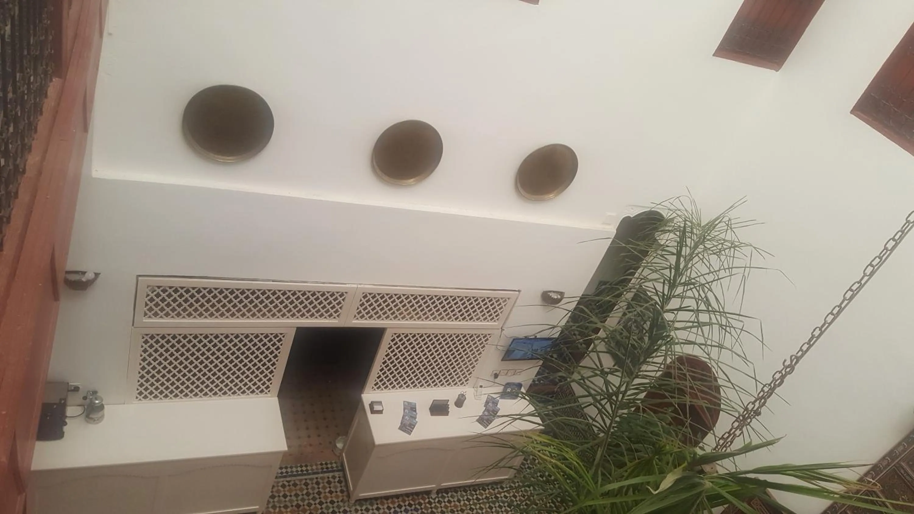 Restaurant/places to eat in Dar Iman