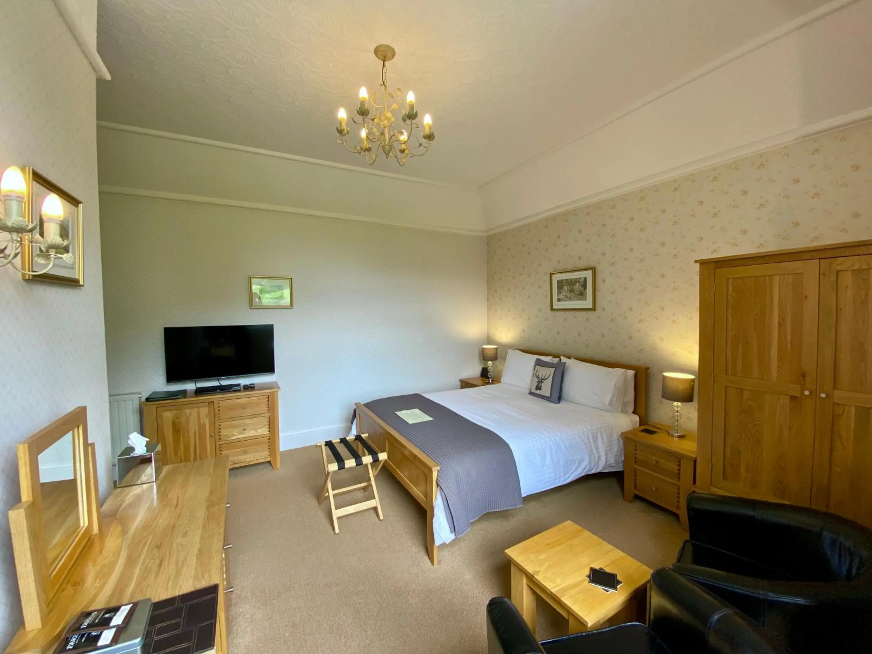 Photo of the whole room, Bed in Crow How Country Guest House
