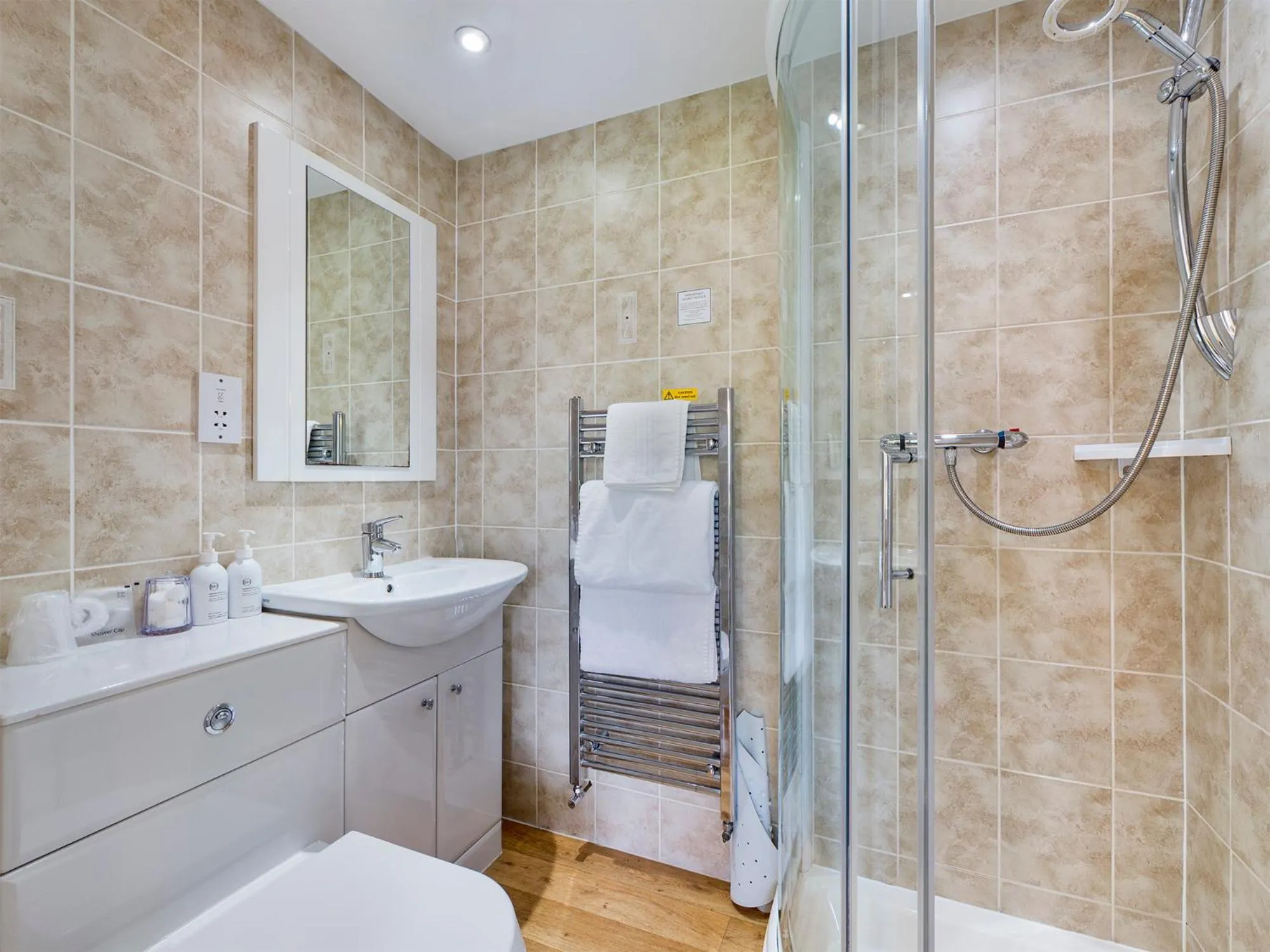 Bathroom in Crow How Country Guest House