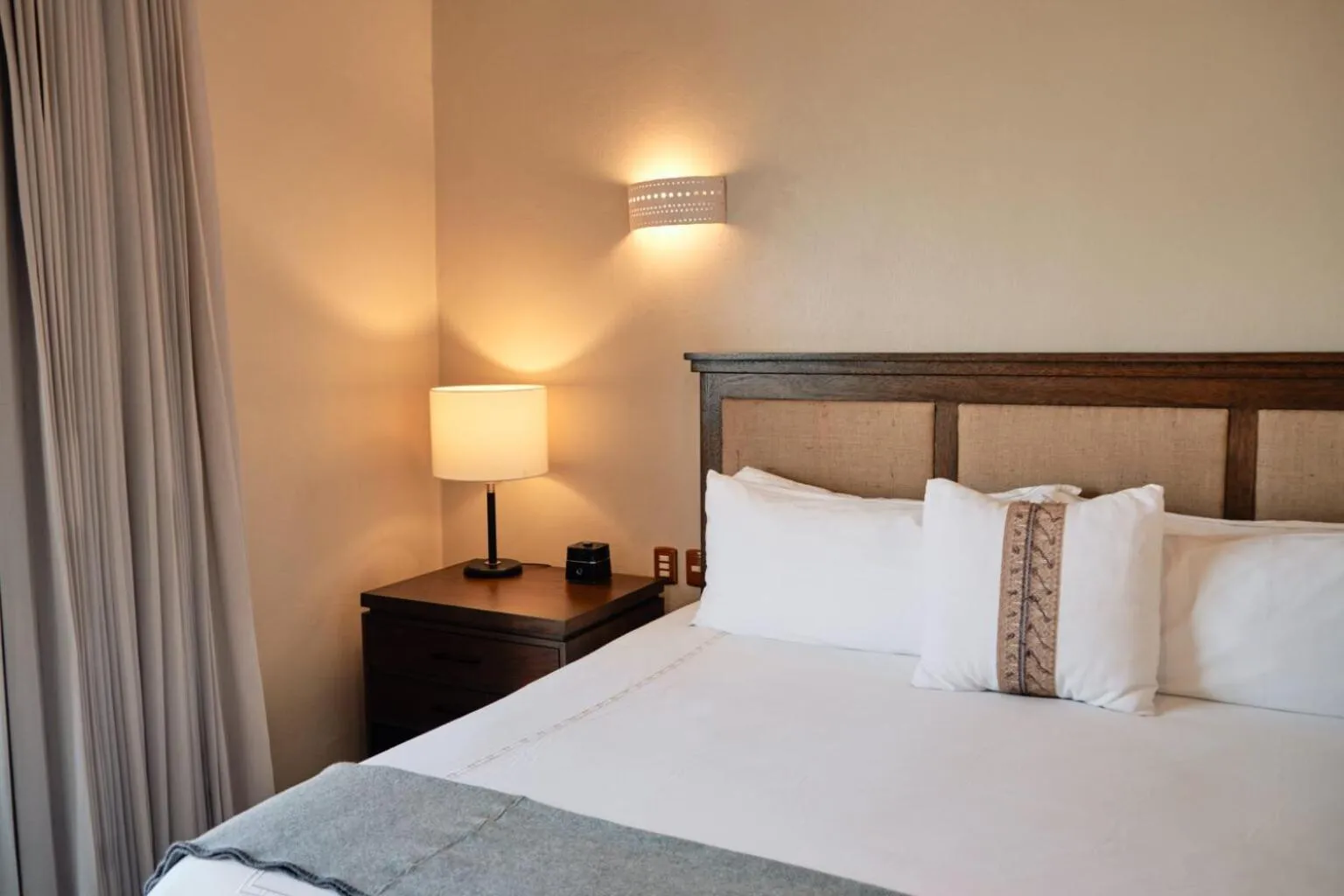 Bed in Casa Lucila Mazatlán Curamoria Collection