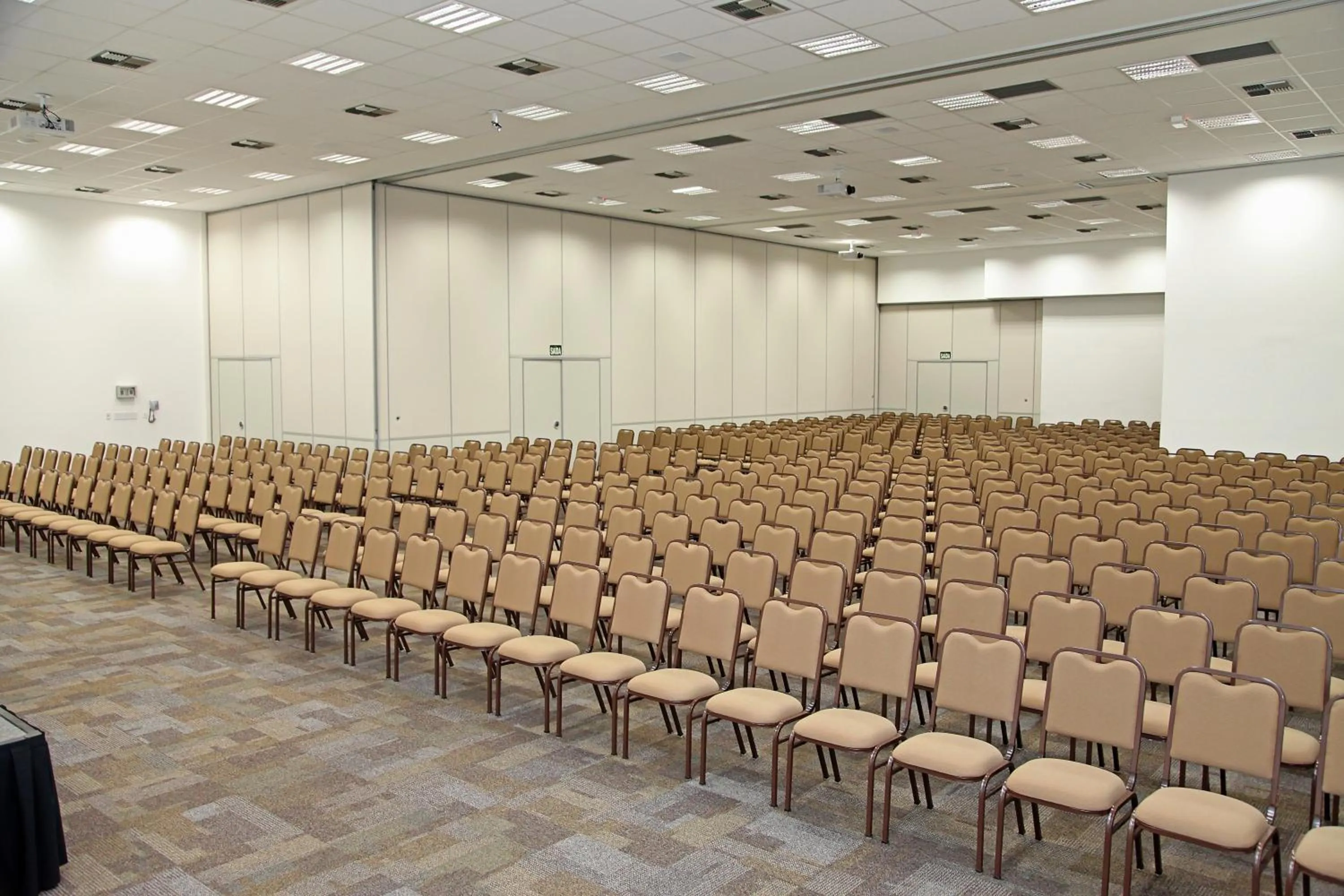 Business facilities in Fildi Hotel