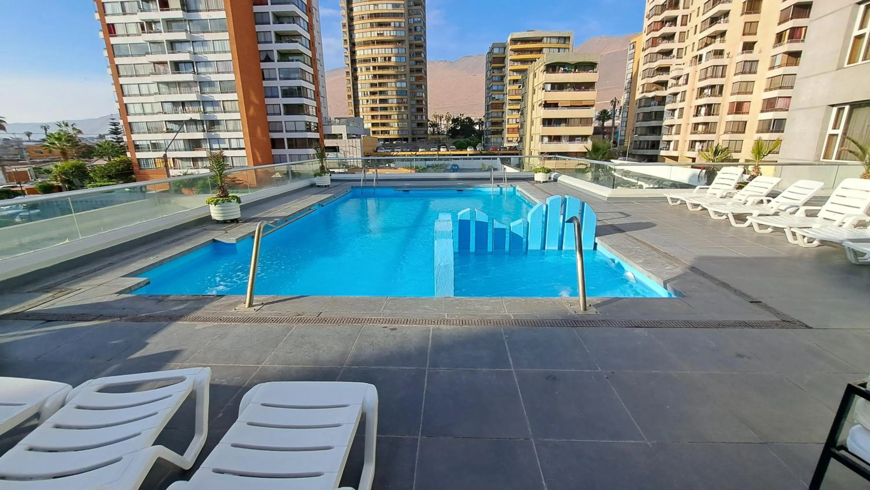 Swimming pool in Hotel Diego de Almagro Iquique
