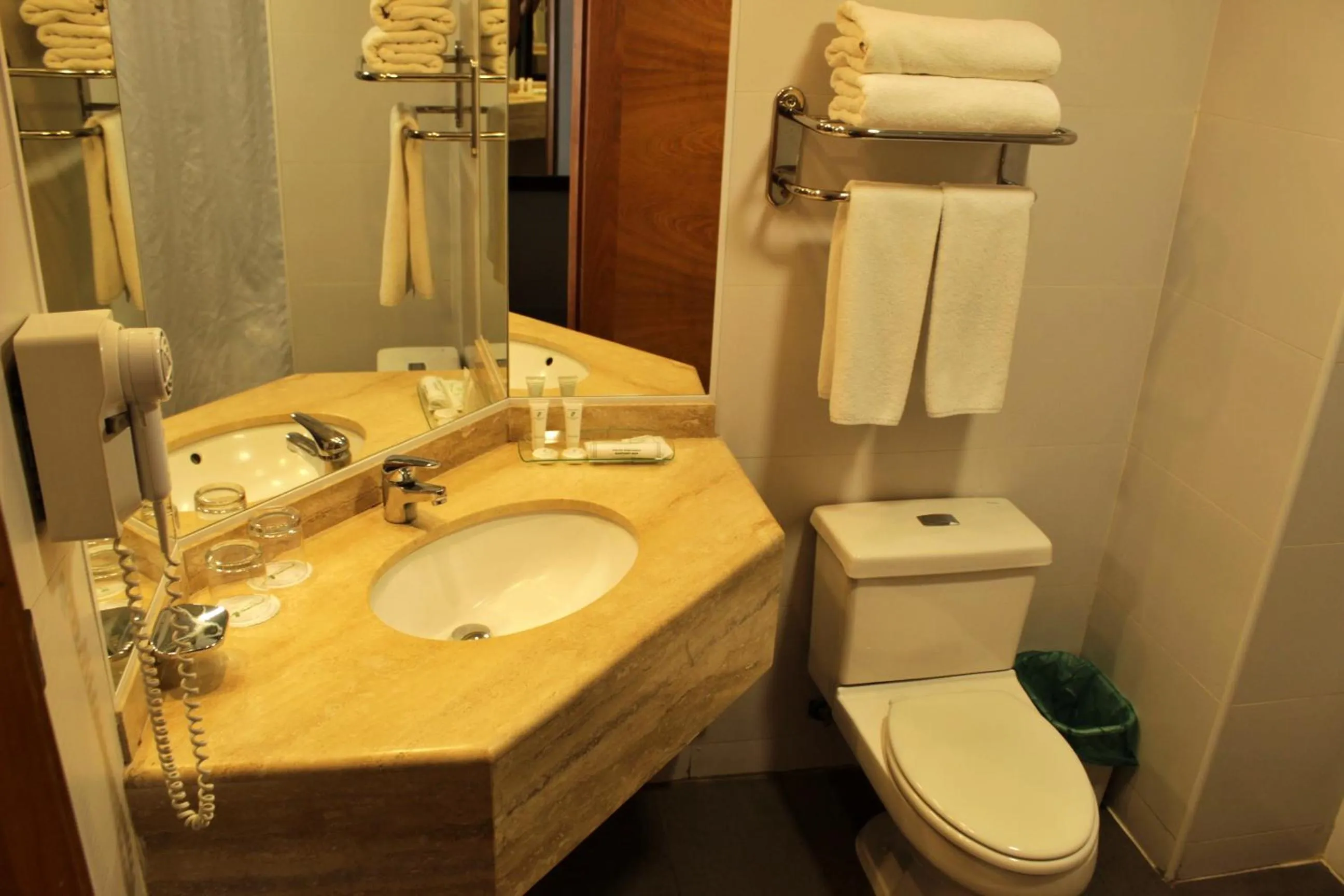 Bathroom in Hotel Diego de Almagro Iquique