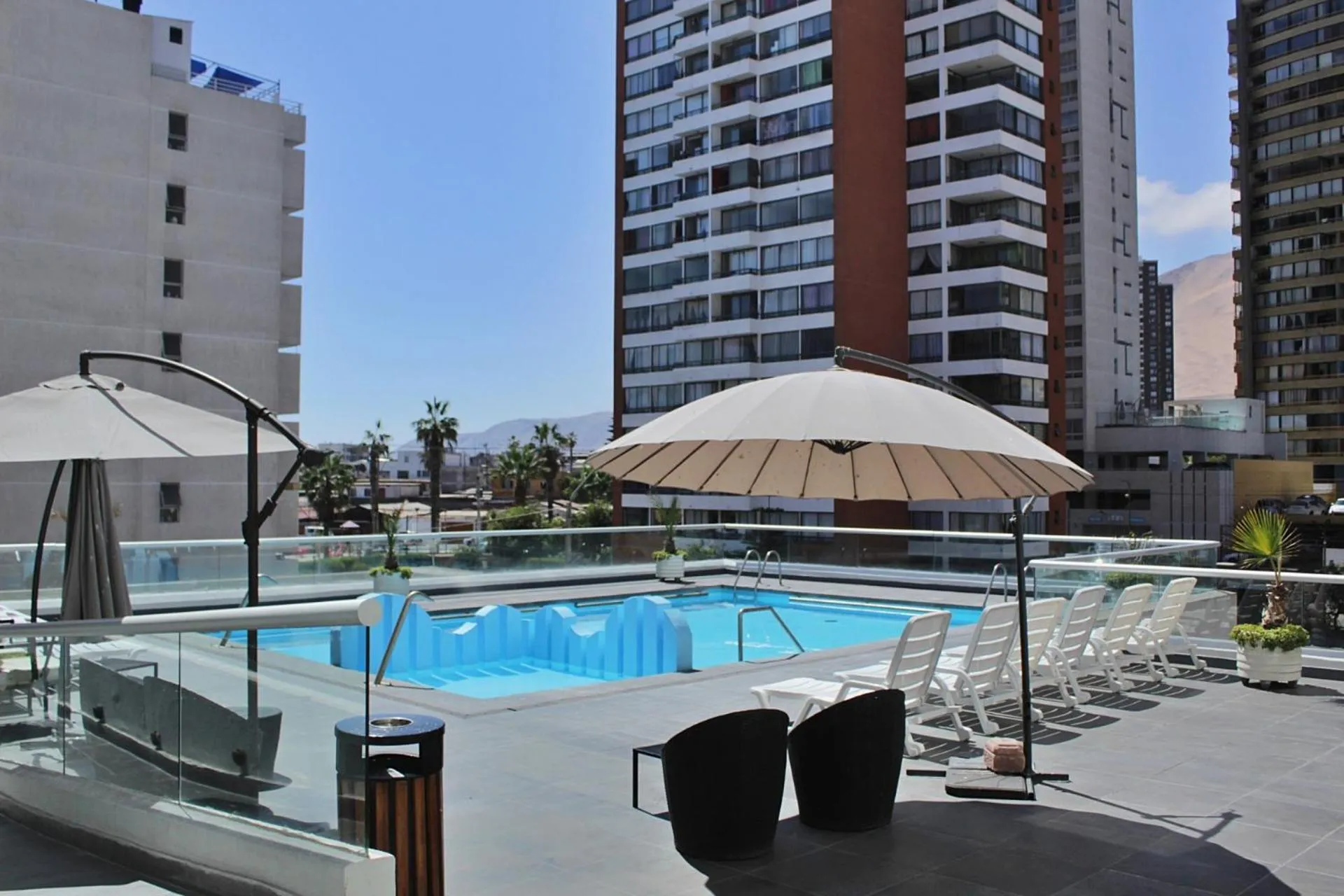 Swimming pool in Hotel Diego de Almagro Iquique