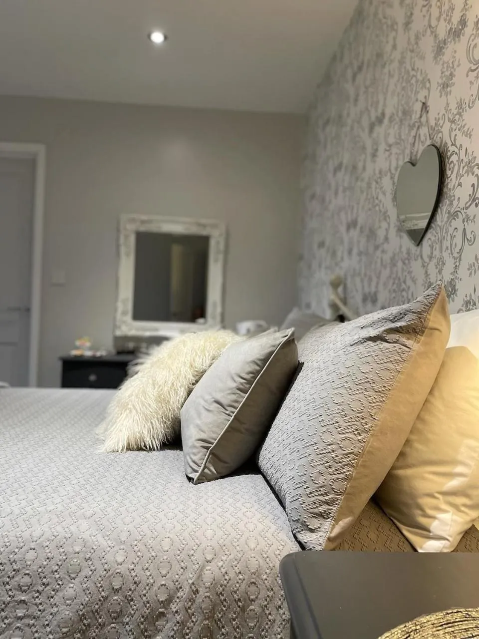 Bedroom, Bed in Bricket House