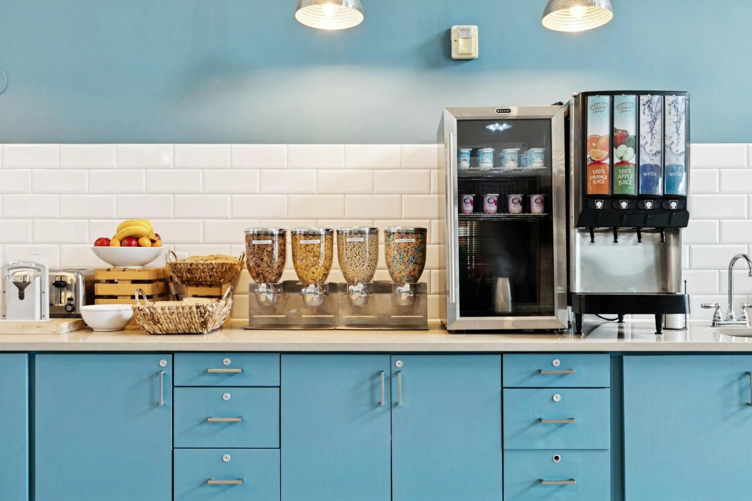 Buffet breakfast in Country Inn & Suites by Radisson, Covington, LA