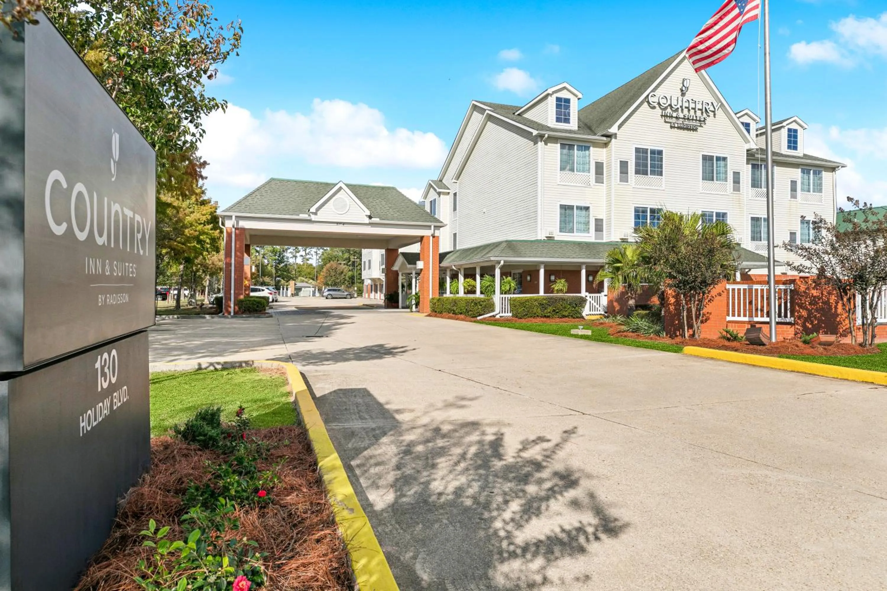 Street view in Country Inn & Suites by Radisson, Covington, LA