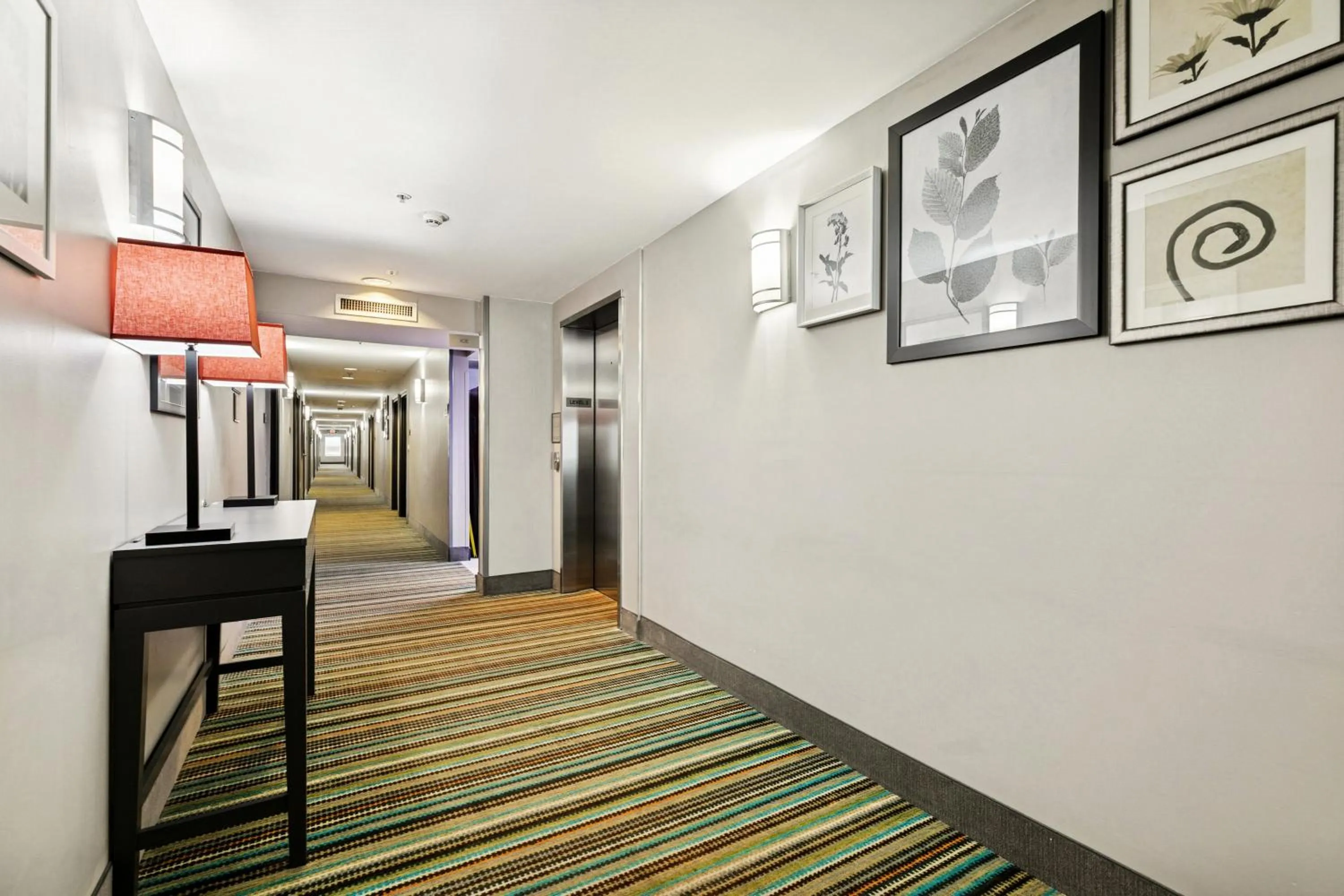 Property building in Country Inn & Suites by Radisson, Covington, LA