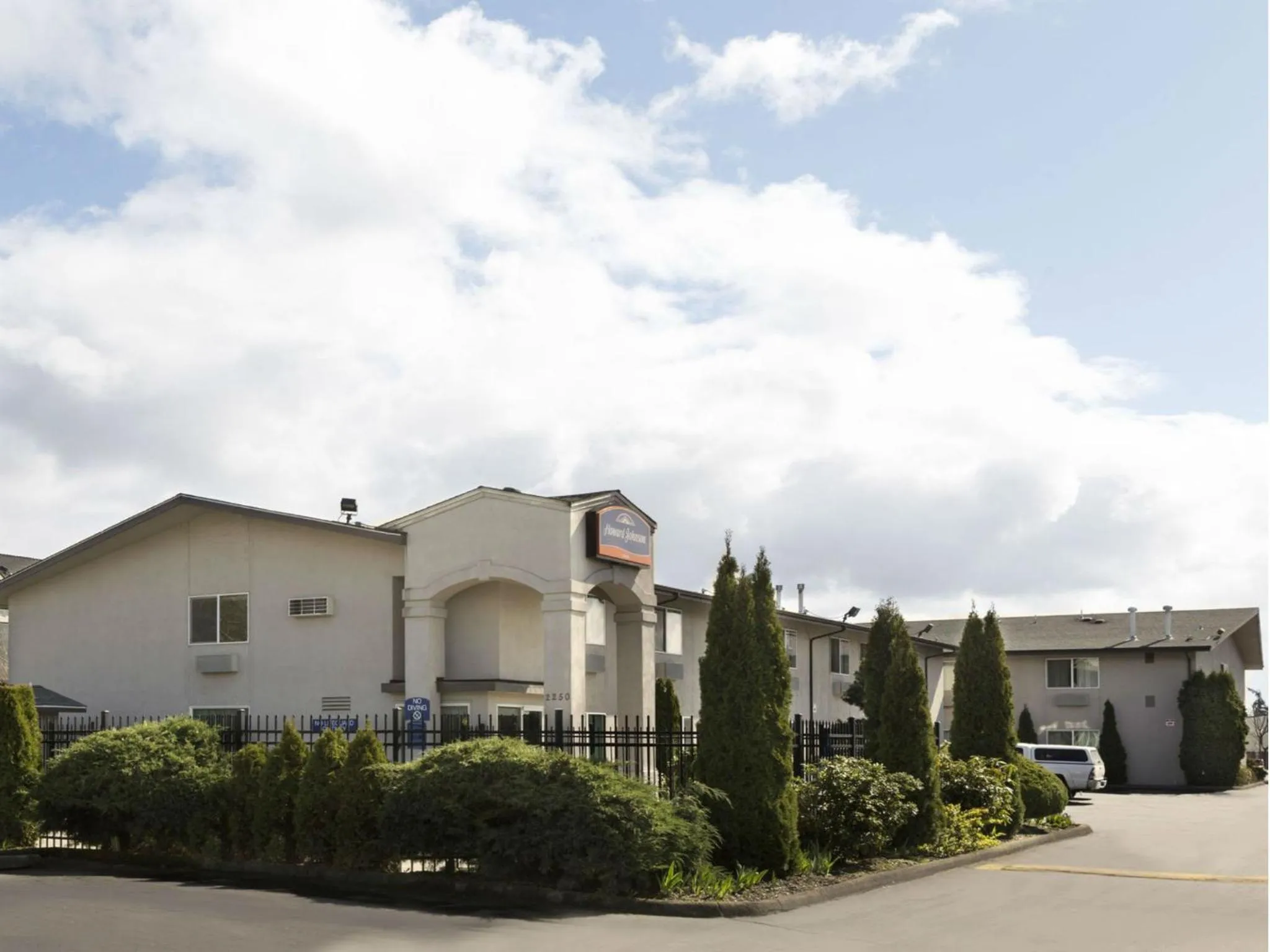 Facade/entrance in Howard Johnson by Wyndham Salem