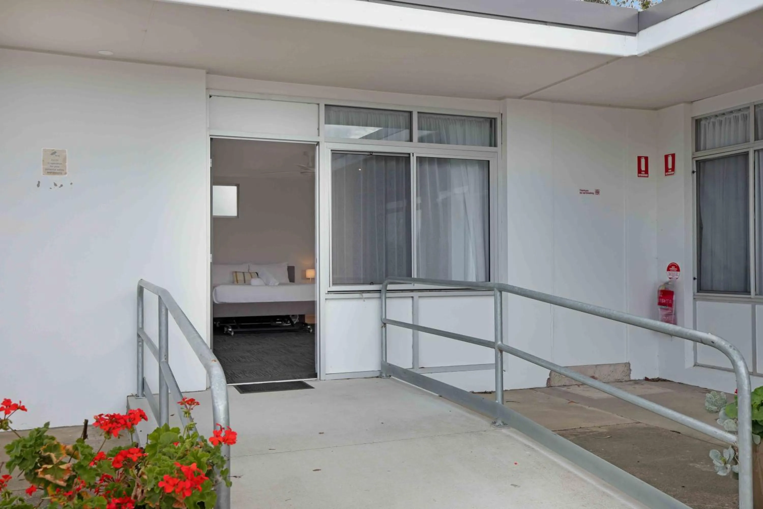 Facade/entrance in Hive Hotel, Moruya