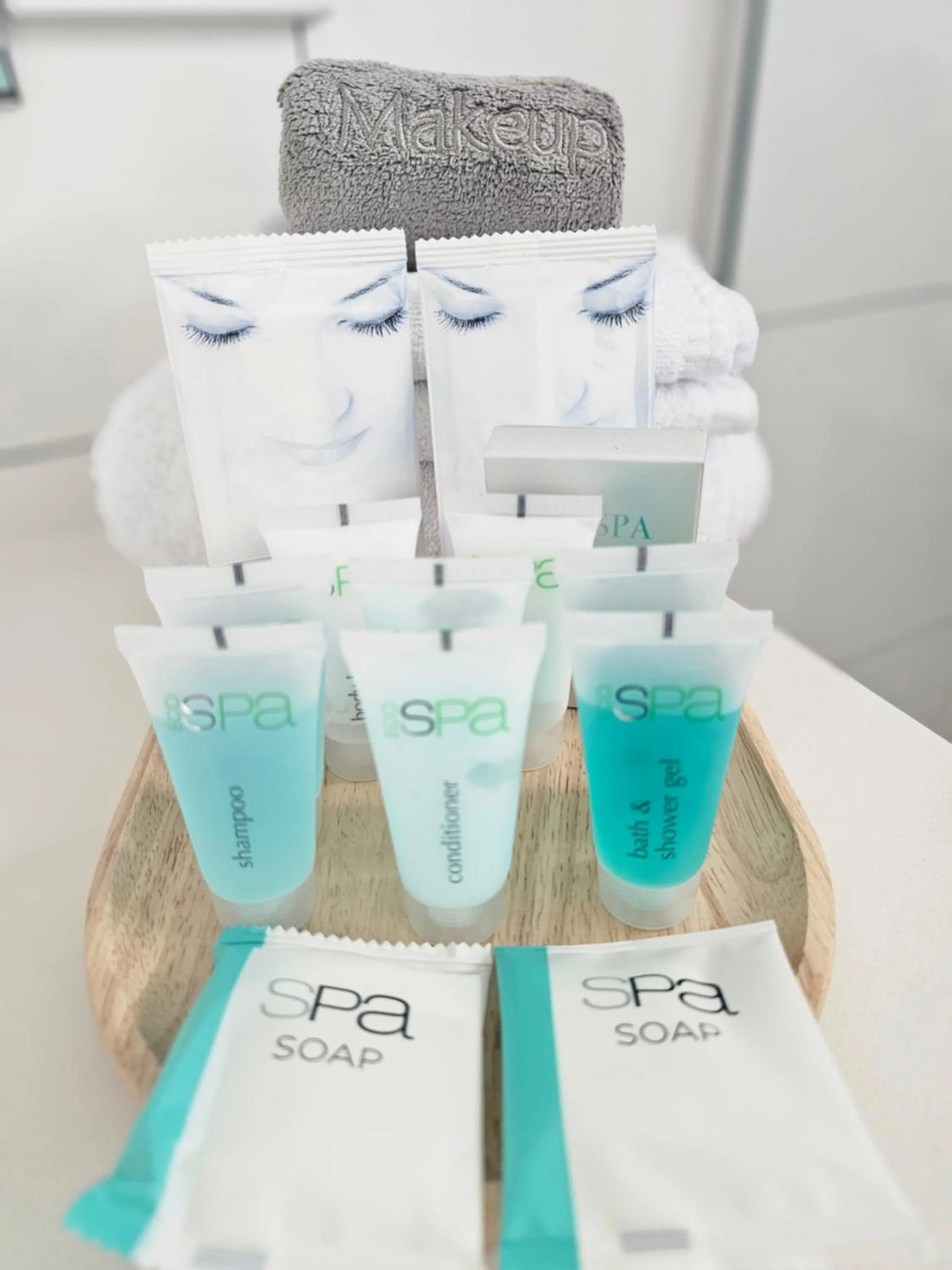 Shower in Hive Hotel, Moruya