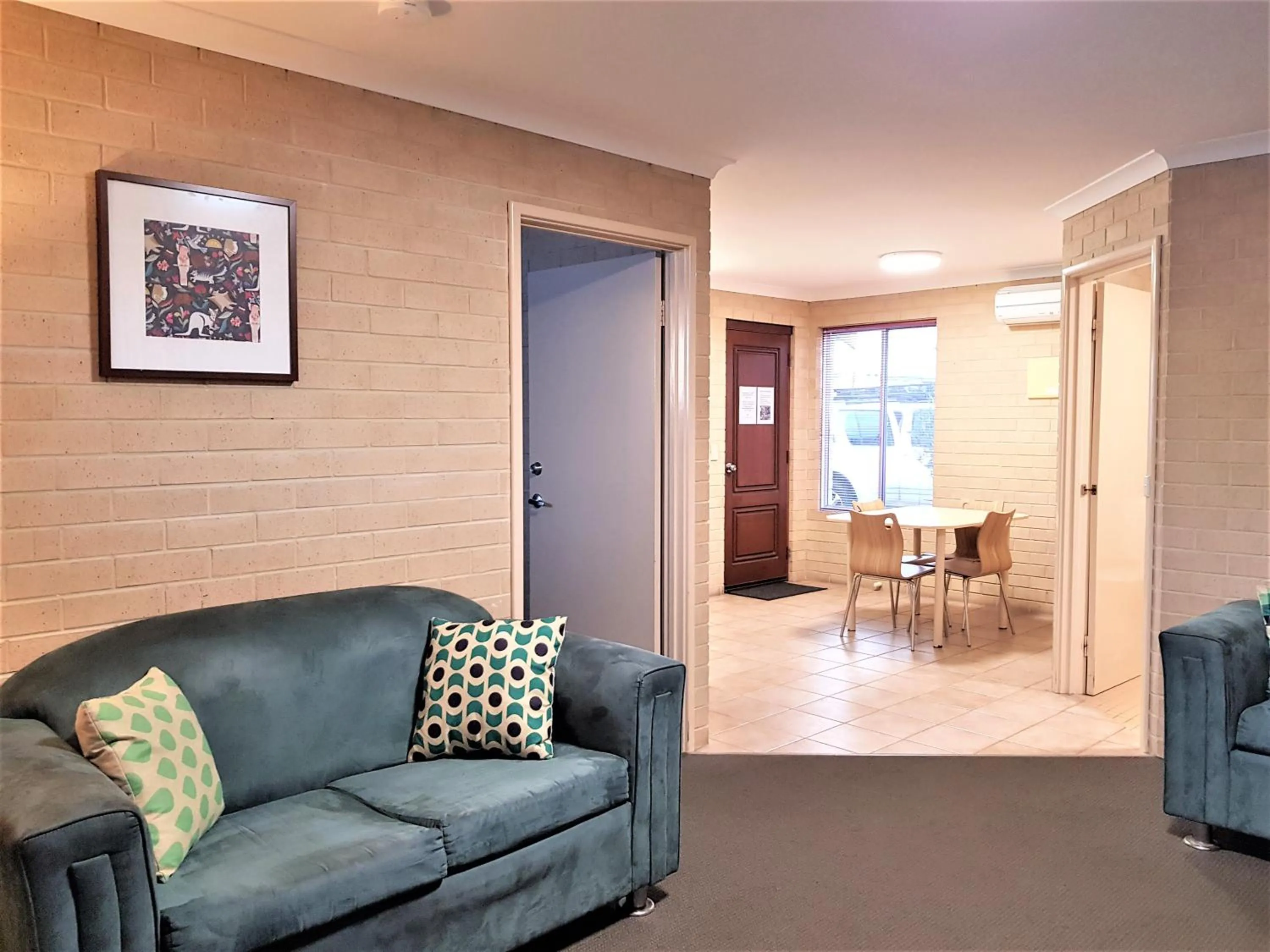 Albany Holiday Units