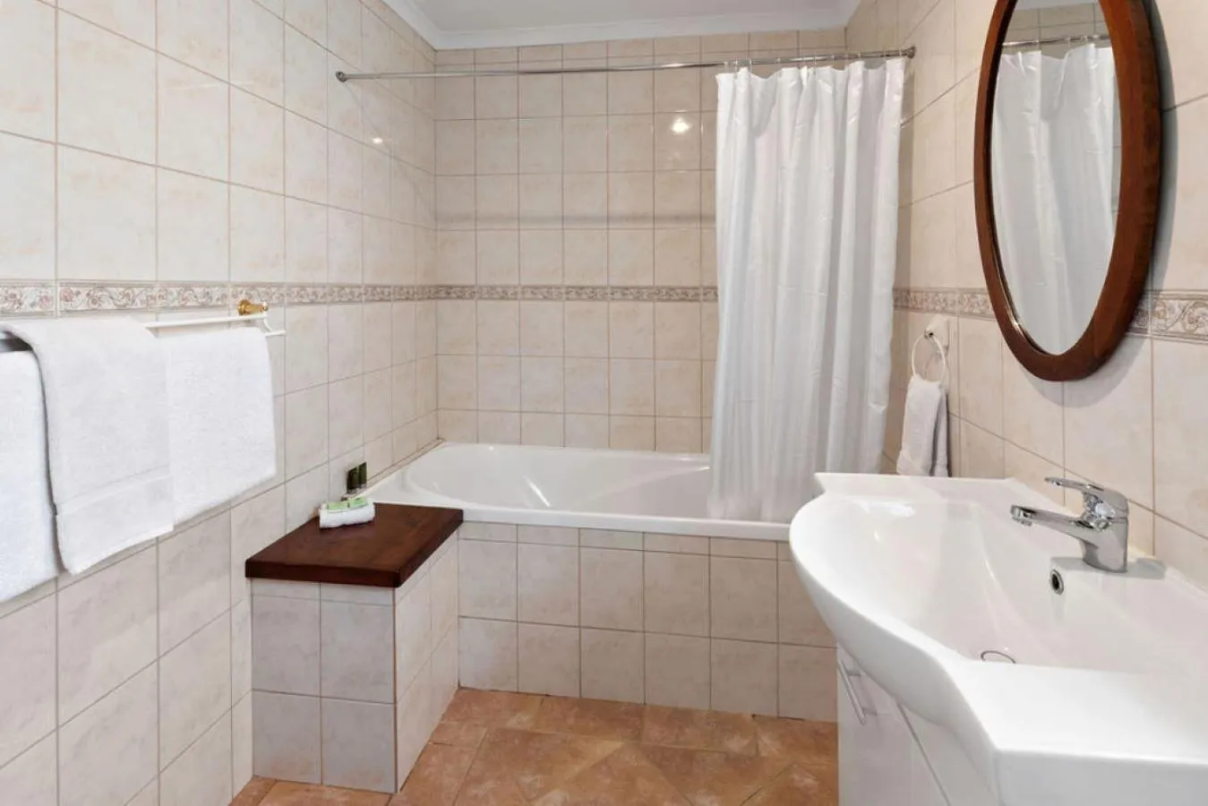 Bathroom in Clarendon Chalets