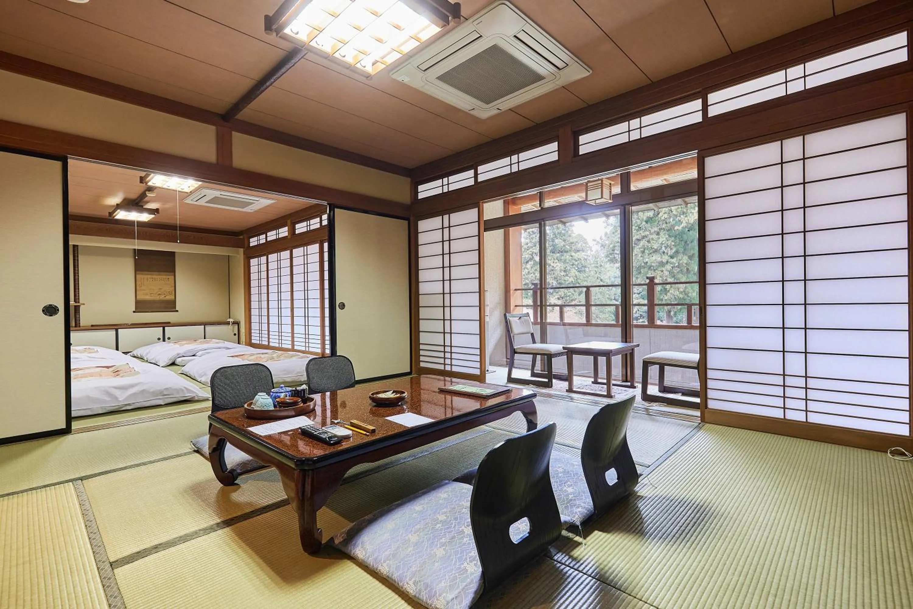 Photo of the whole room in Ryokan Koyokan