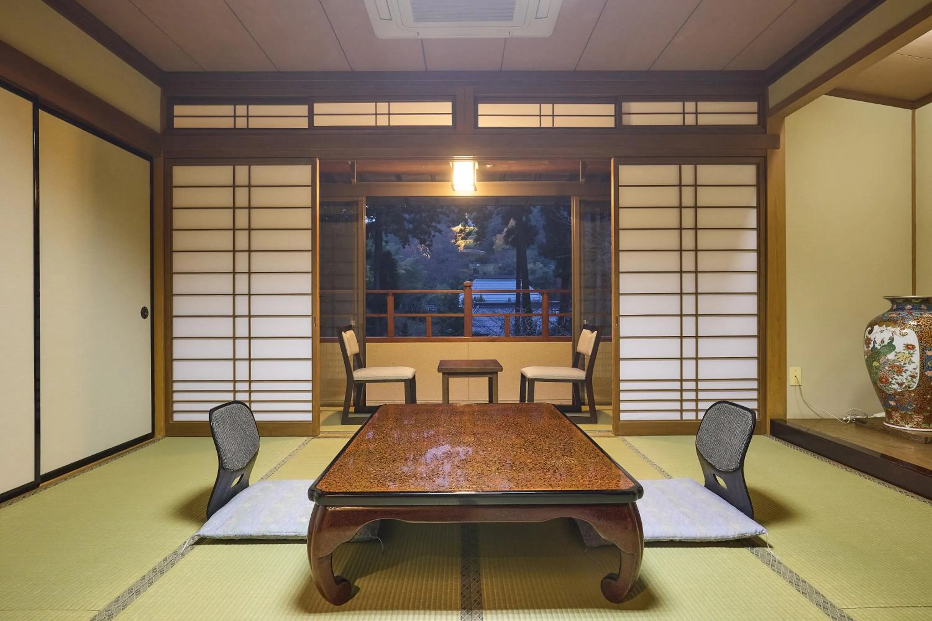 Photo of the whole room in Ryokan Koyokan