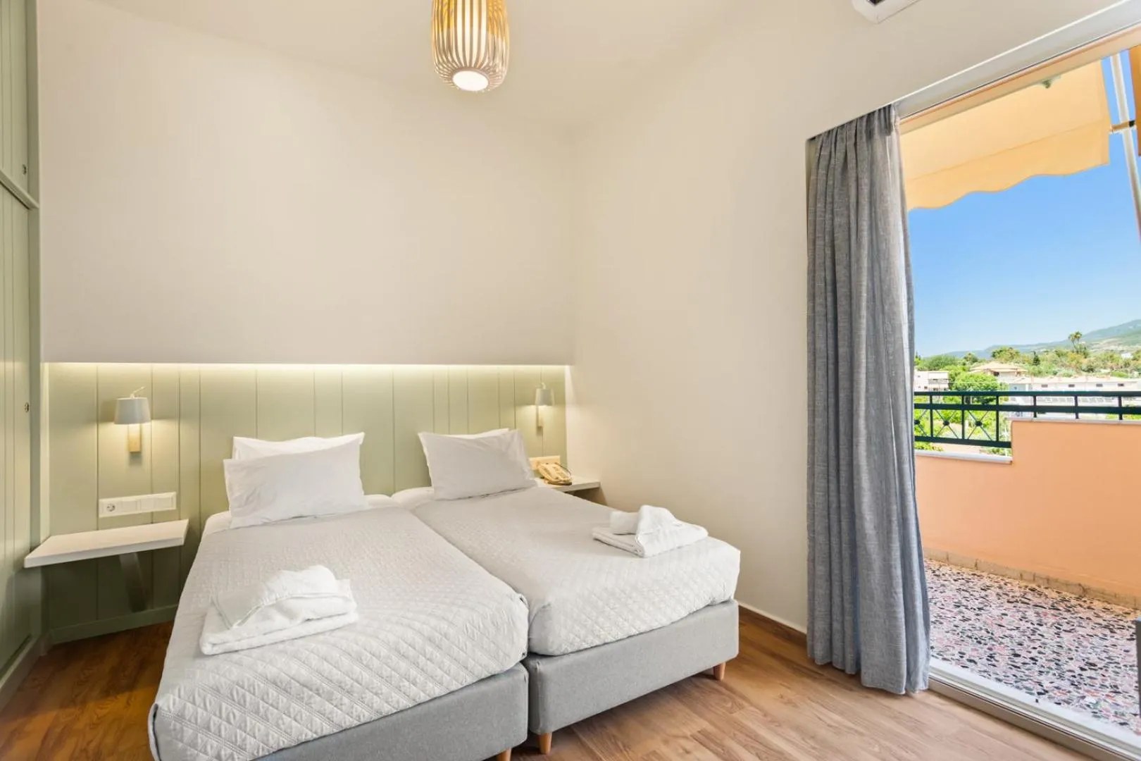 Photo of the whole room, Bed in Lefktron Hotel