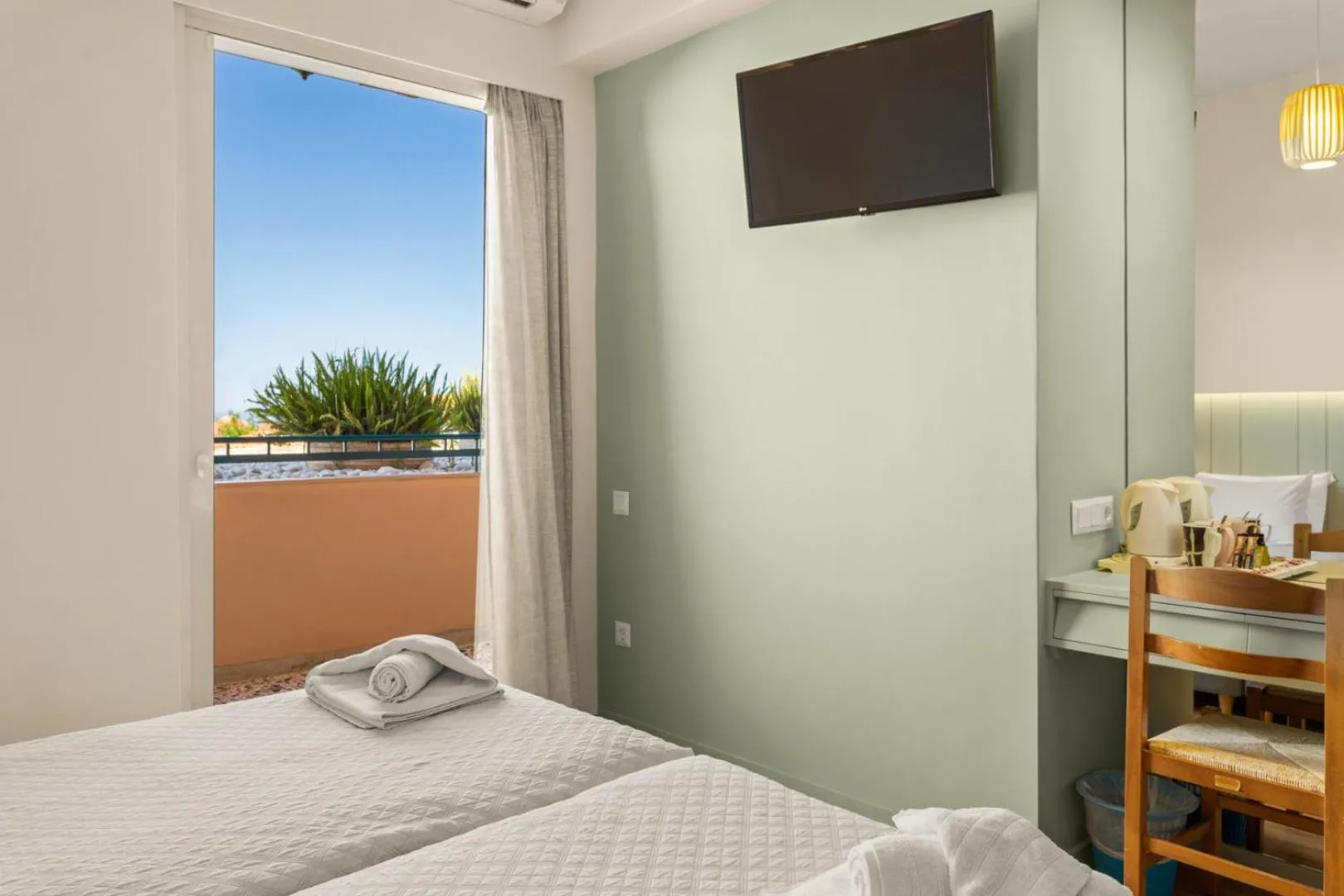 Photo of the whole room, Bed in Lefktron Hotel