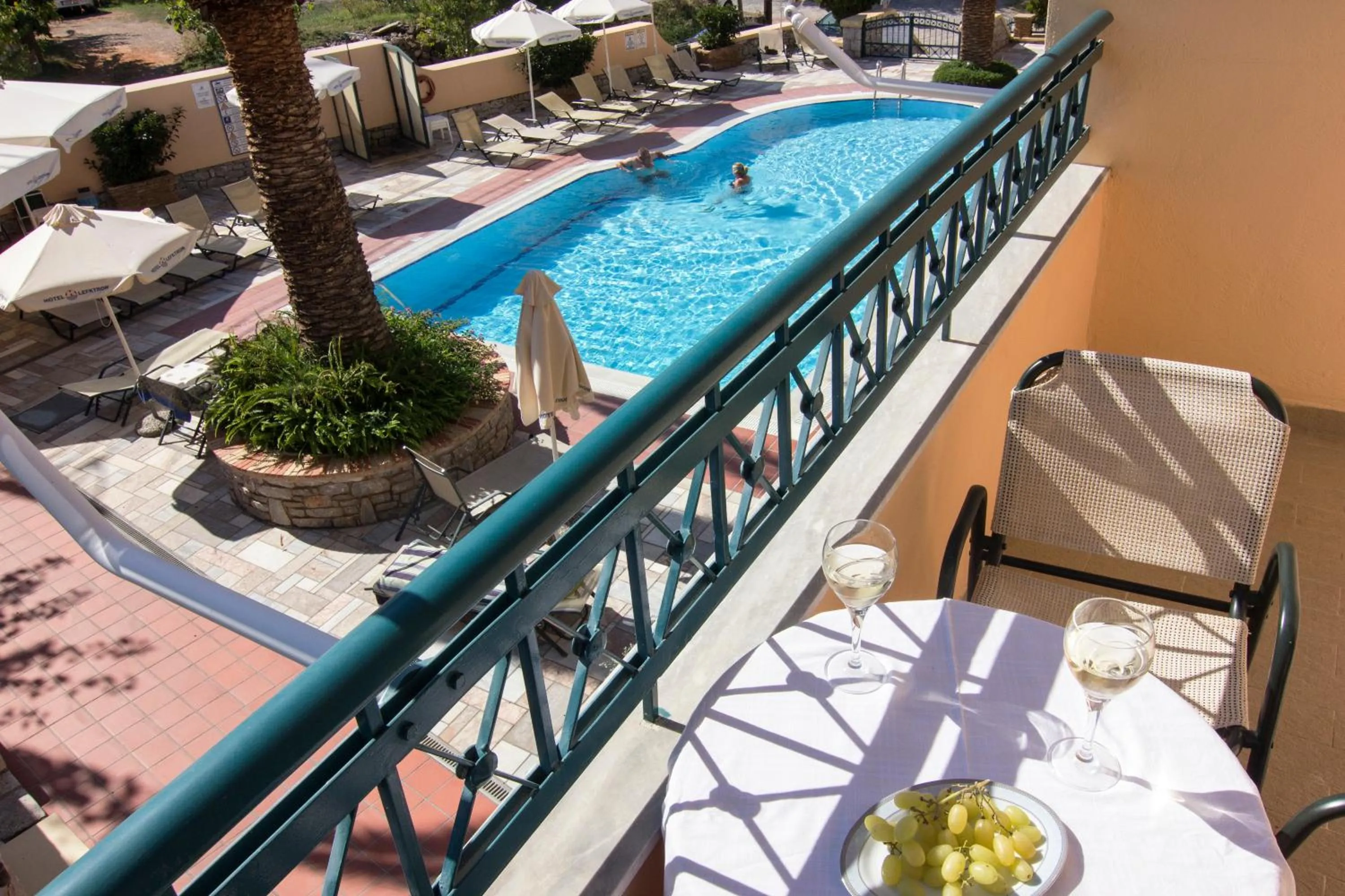 Balcony/Terrace in Lefktron Hotel