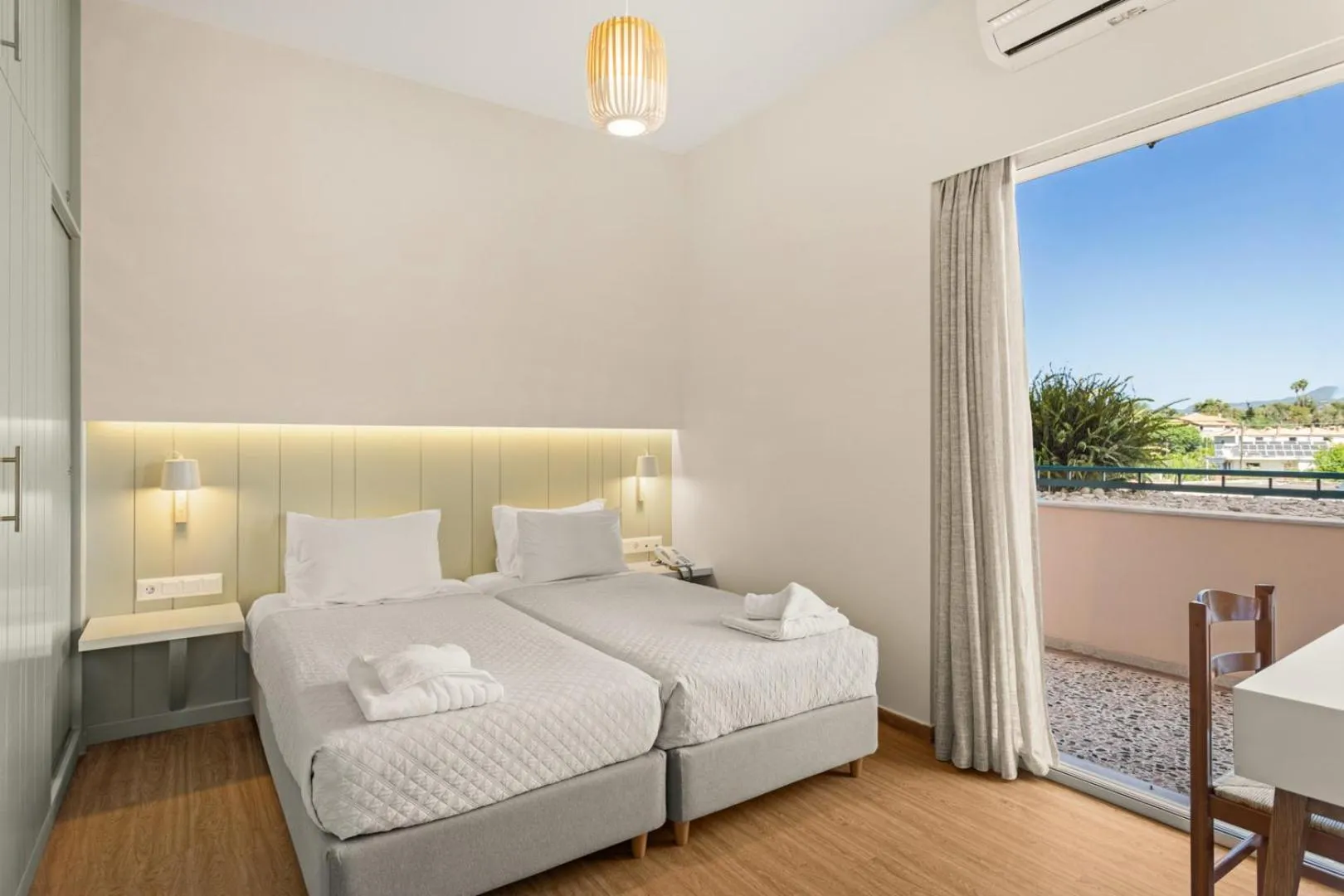 Photo of the whole room, Bed in Lefktron Hotel