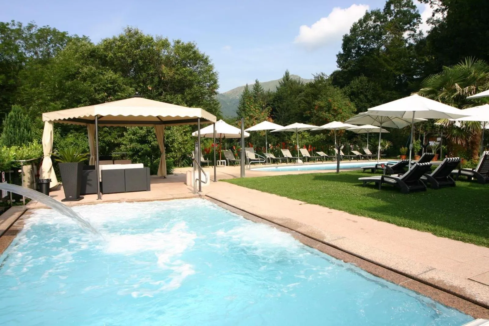 Swimming pool in Hotel & Spa Cacciatori