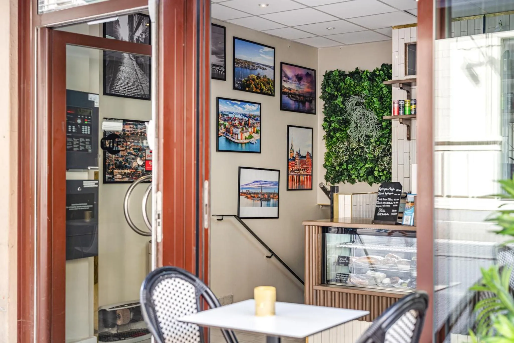 Restaurant/places to eat in Stockholm Inn Hotel