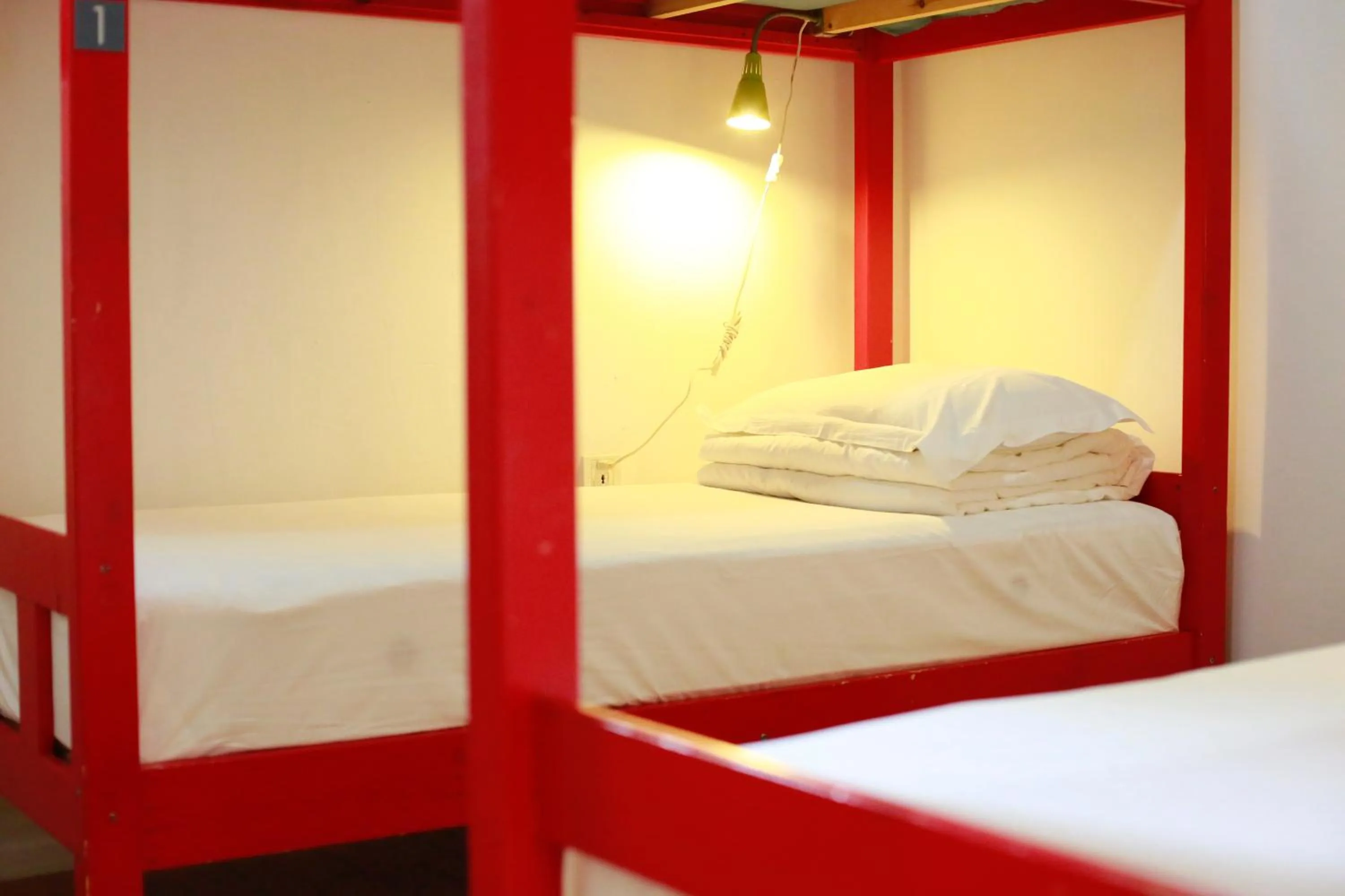 Bed in Peking Garden Youth Hostel-Houhai&Nanluoguxiang&Drum tower-Cafe&Bar&Movie night&Social area&Rooftop