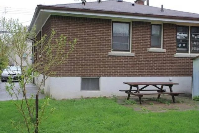 Property building in McMaster Accommodations