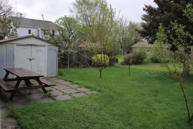 Property building in McMaster Accommodations