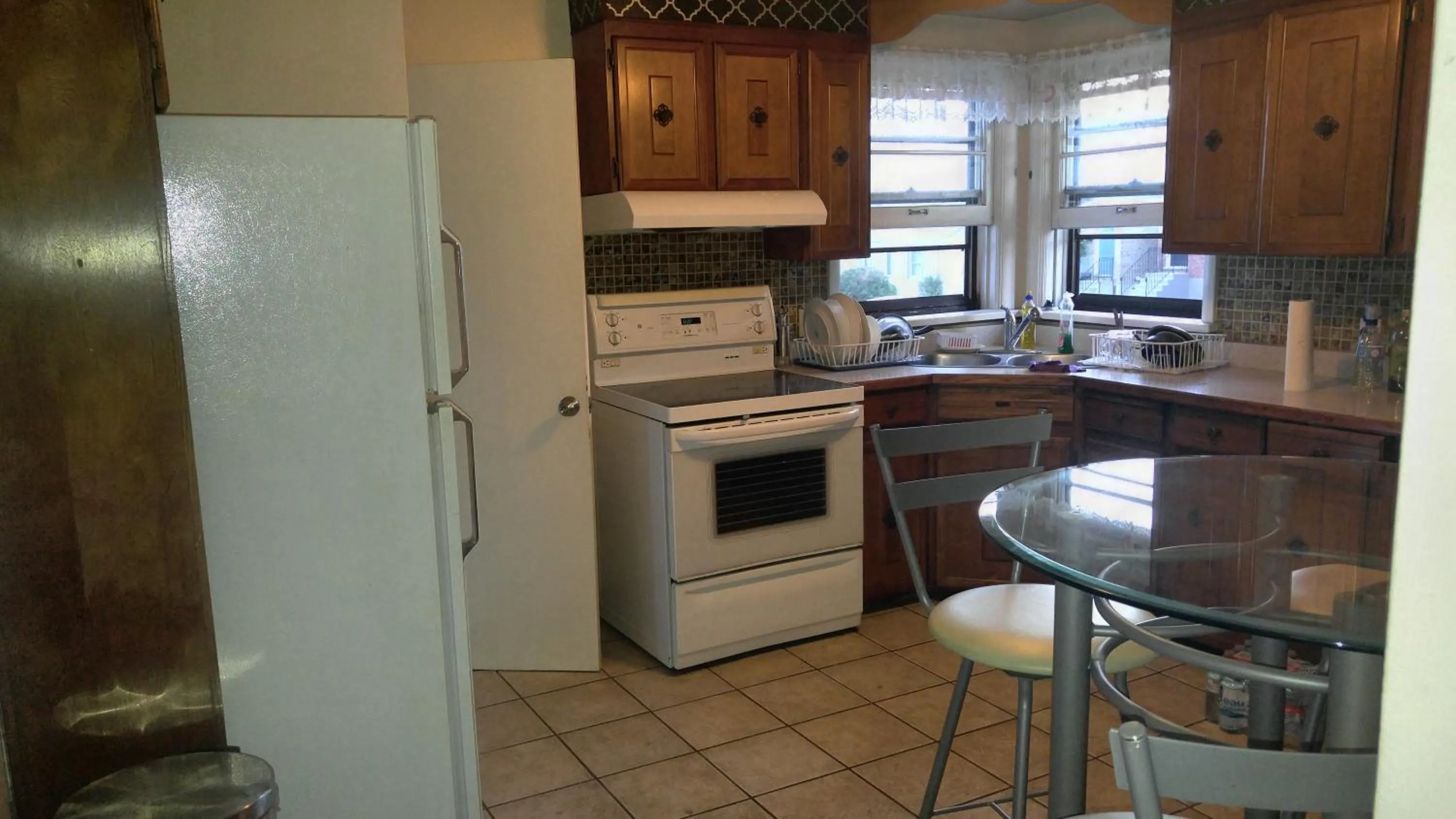 Kitchen or kitchenette in McMaster Accommodations