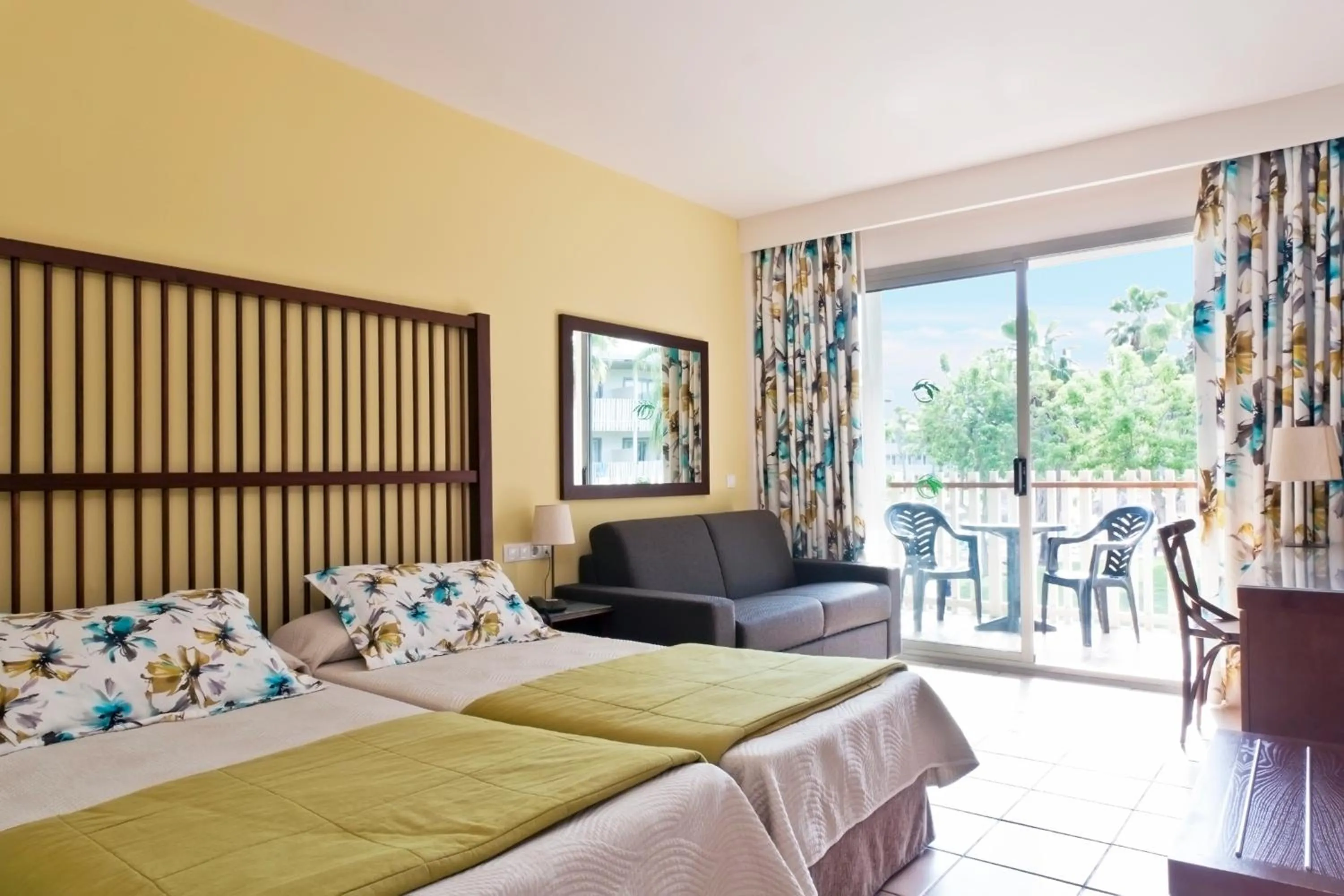 Bed in PortAventura Hotel Roulette - Includes unlimited access to PortAventura Park & 1 access to Ferrari Land