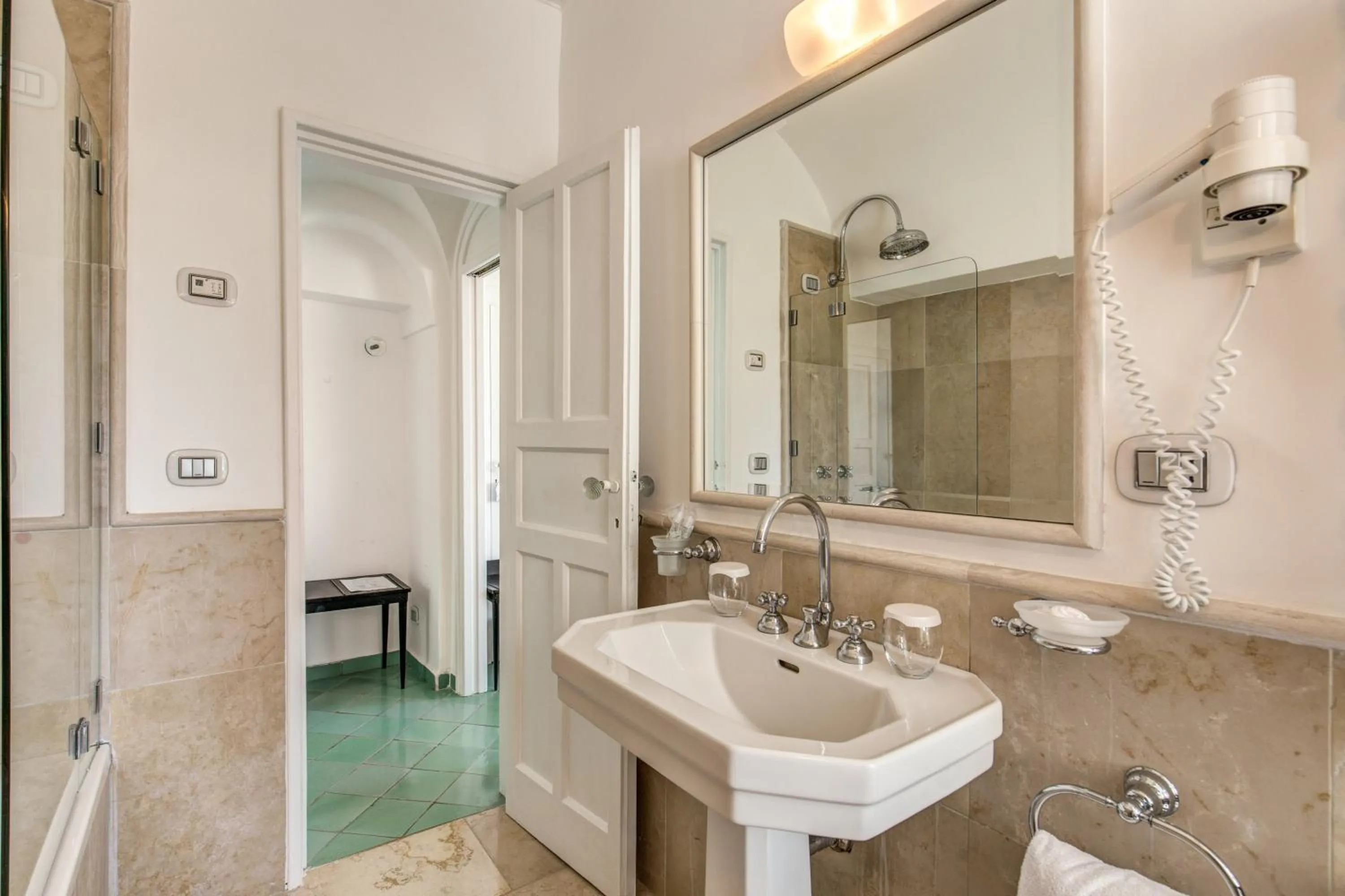 Bathroom in Villa Calypso