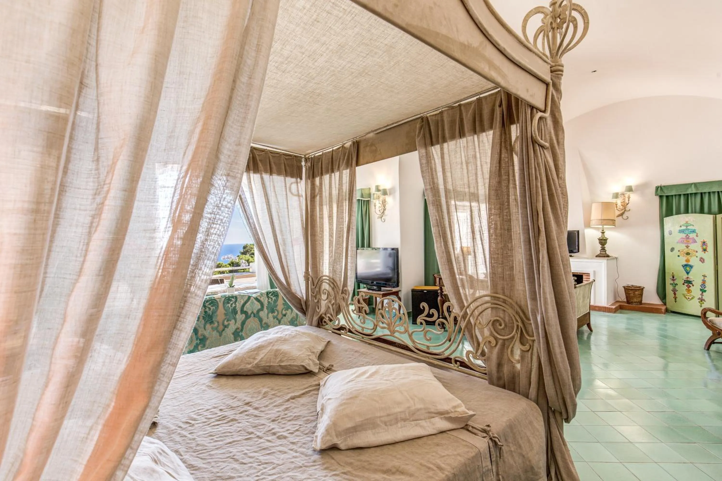 Bed in Villa Calypso