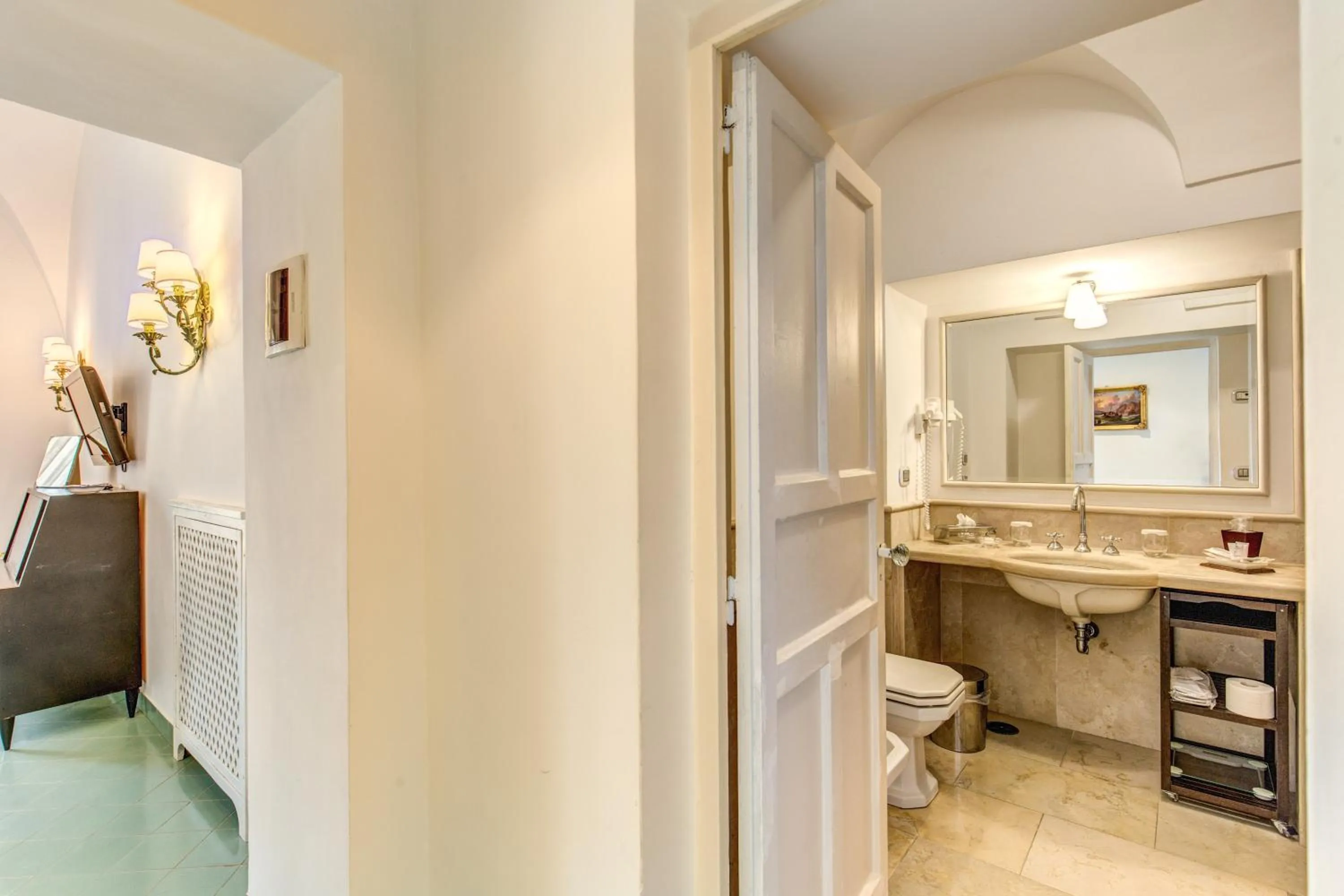 Photo of the whole room in Villa Calypso