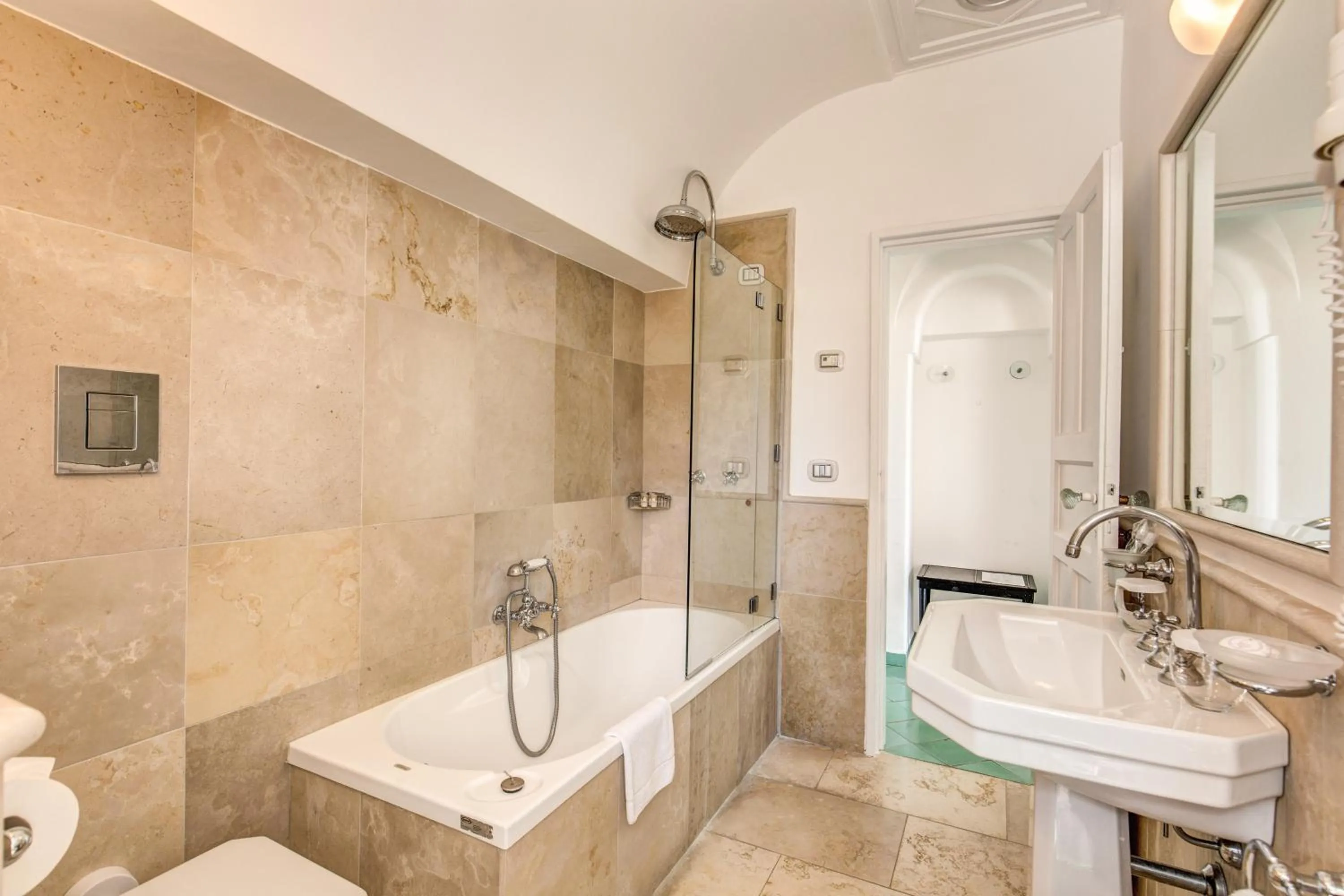 Bathroom in Villa Calypso