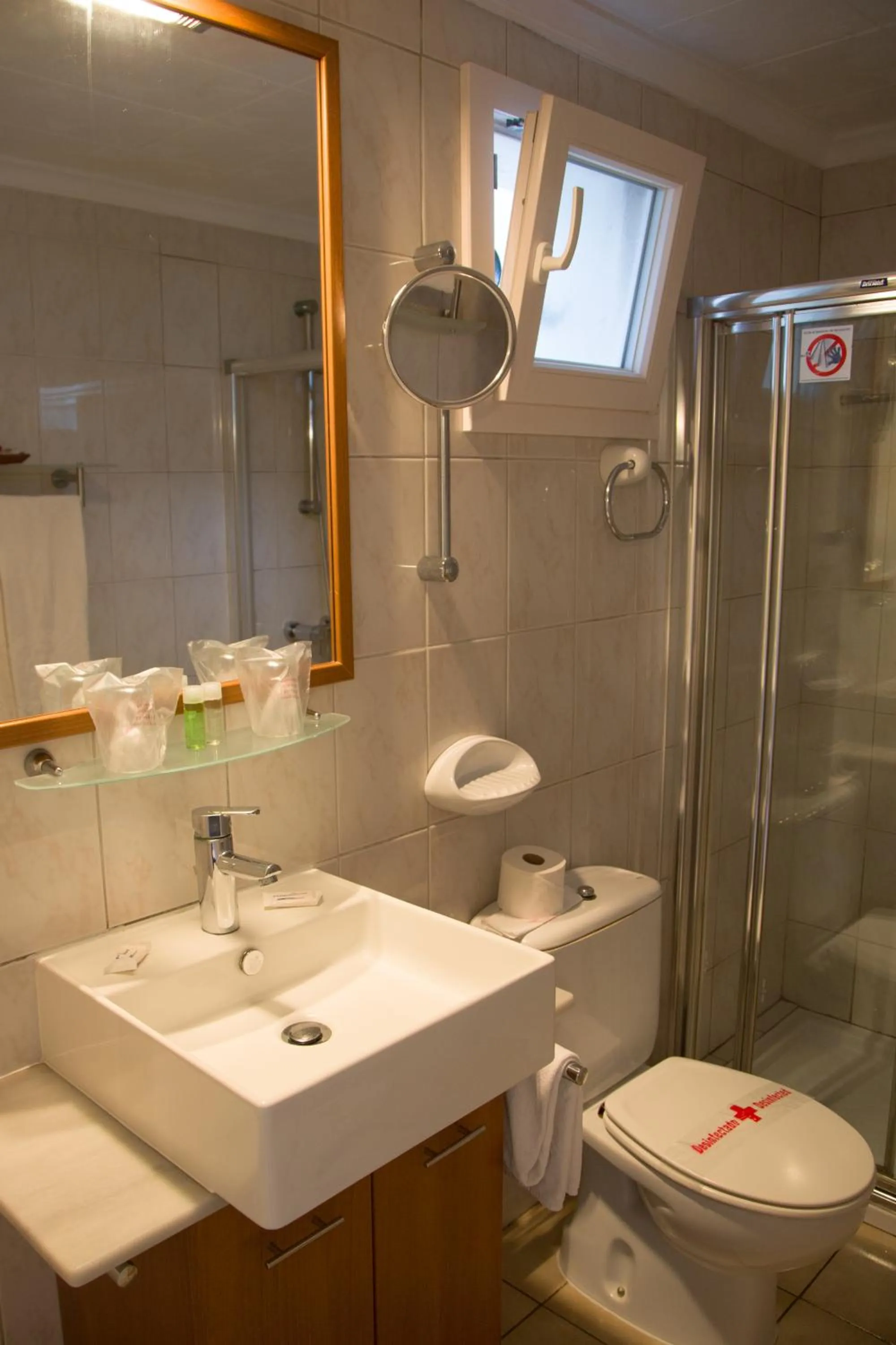 Bathroom in Apartamentos Parque Mar