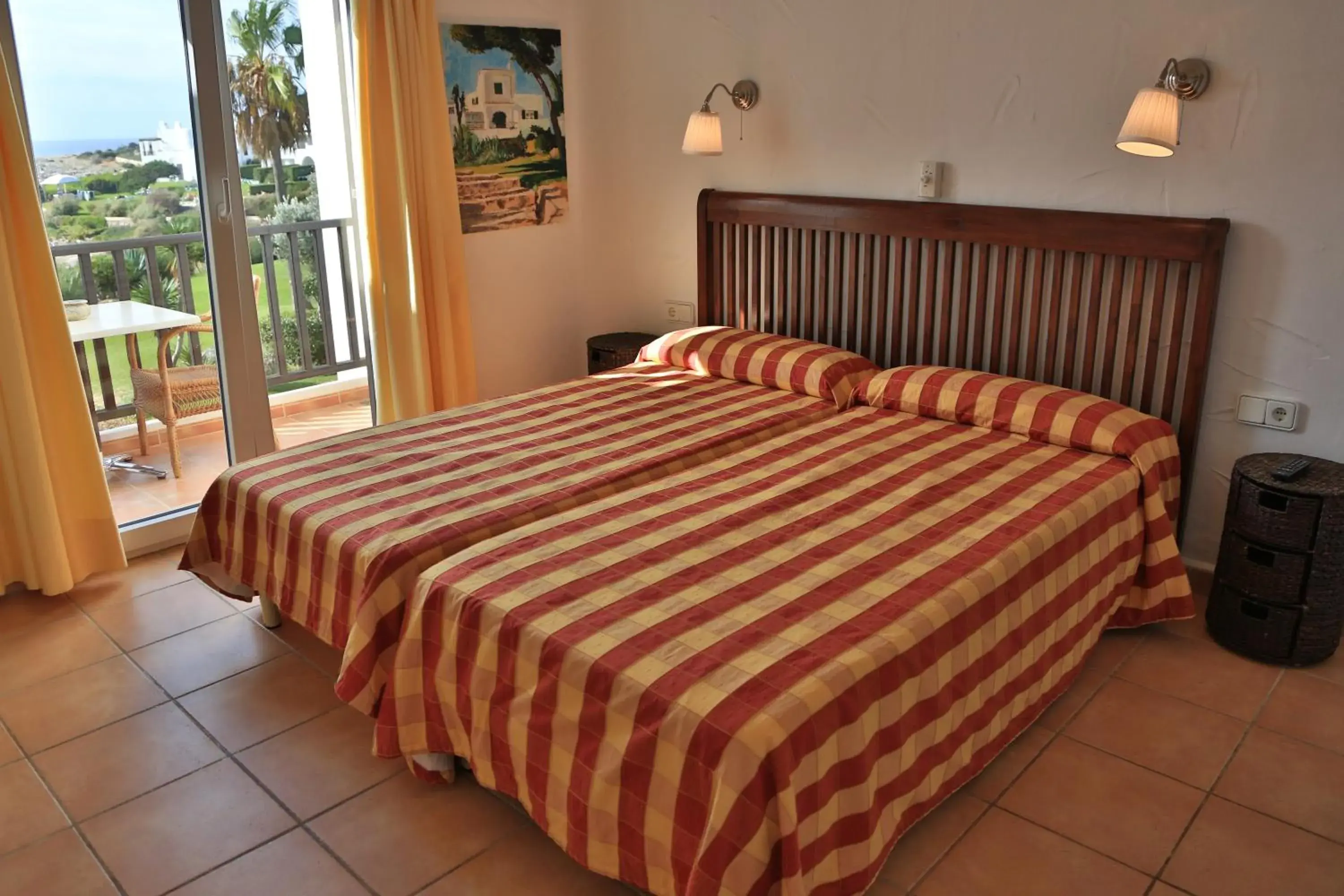 Two-Bedroom Apartment (4 Adults + 2 Children) in Apartamentos Parque Mar Two-Bedroom Apartment (4 Adults + 2 Children) in Apartamentos Parque Mar