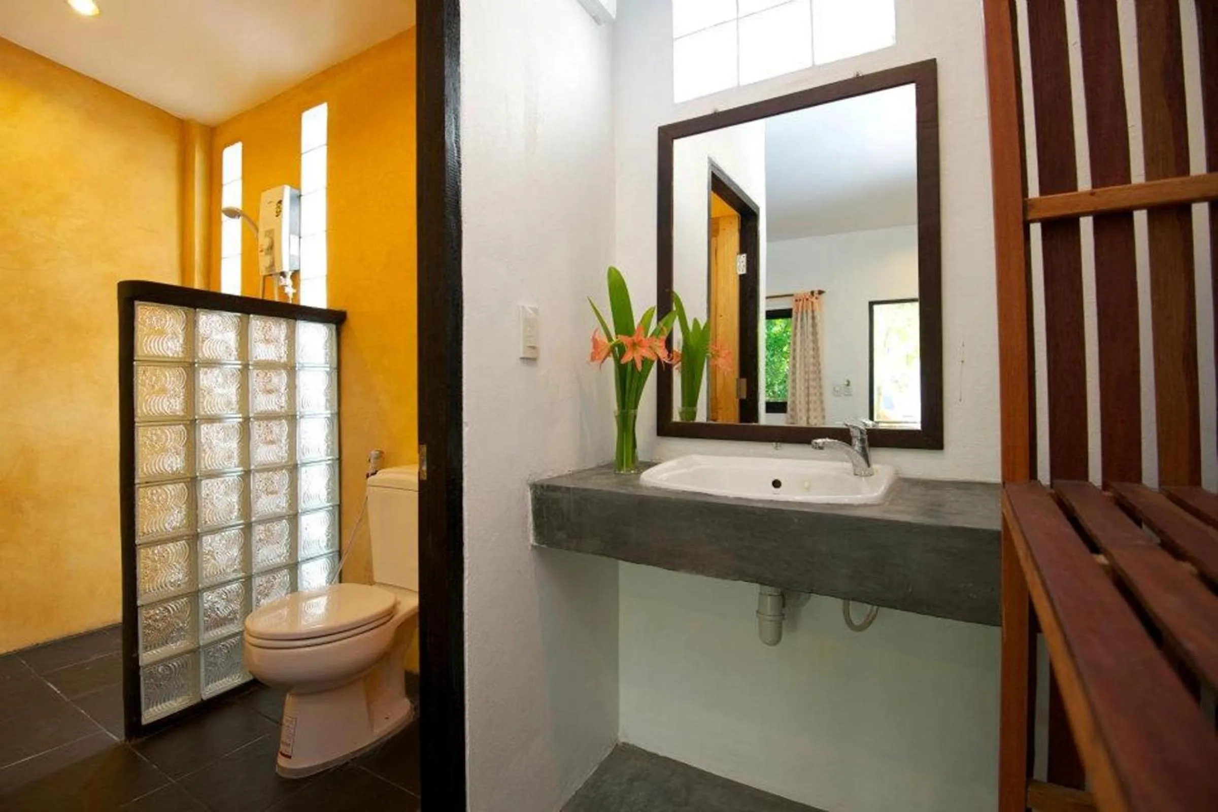 Bathroom in Fisherman Koh Tao