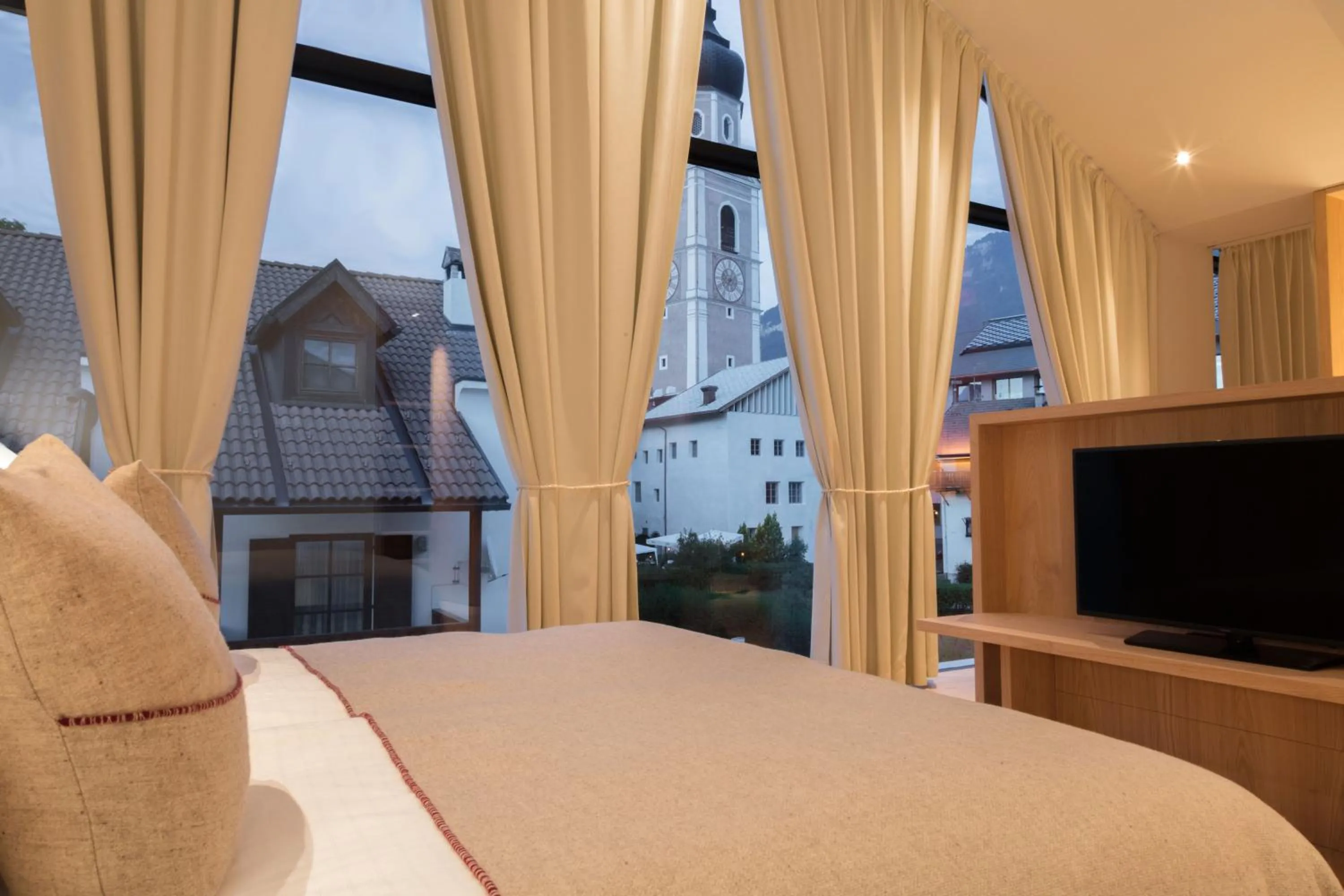 Photo of the whole room, Bed in Schgaguler Hotel