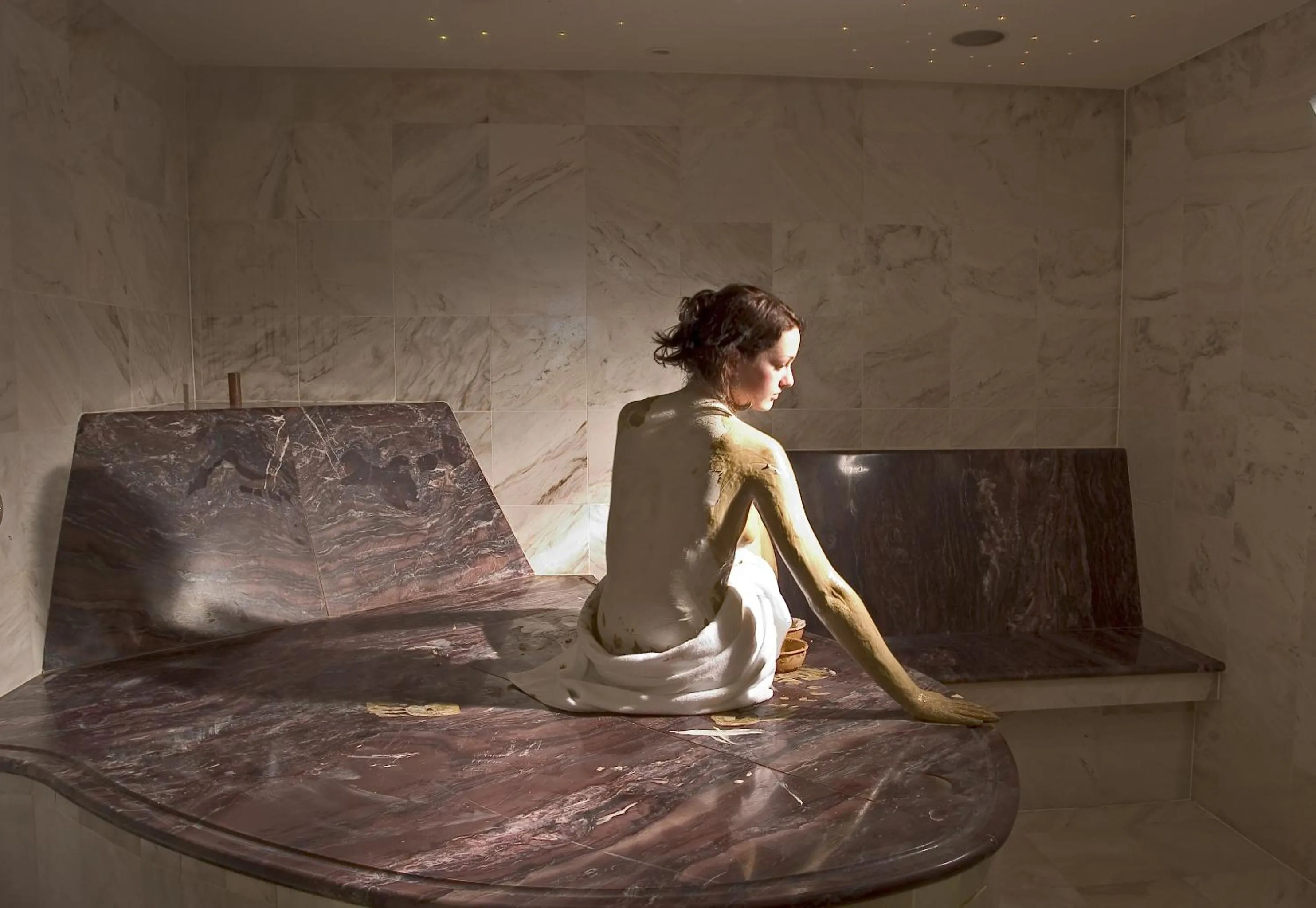 Steam room in Schgaguler Hotel