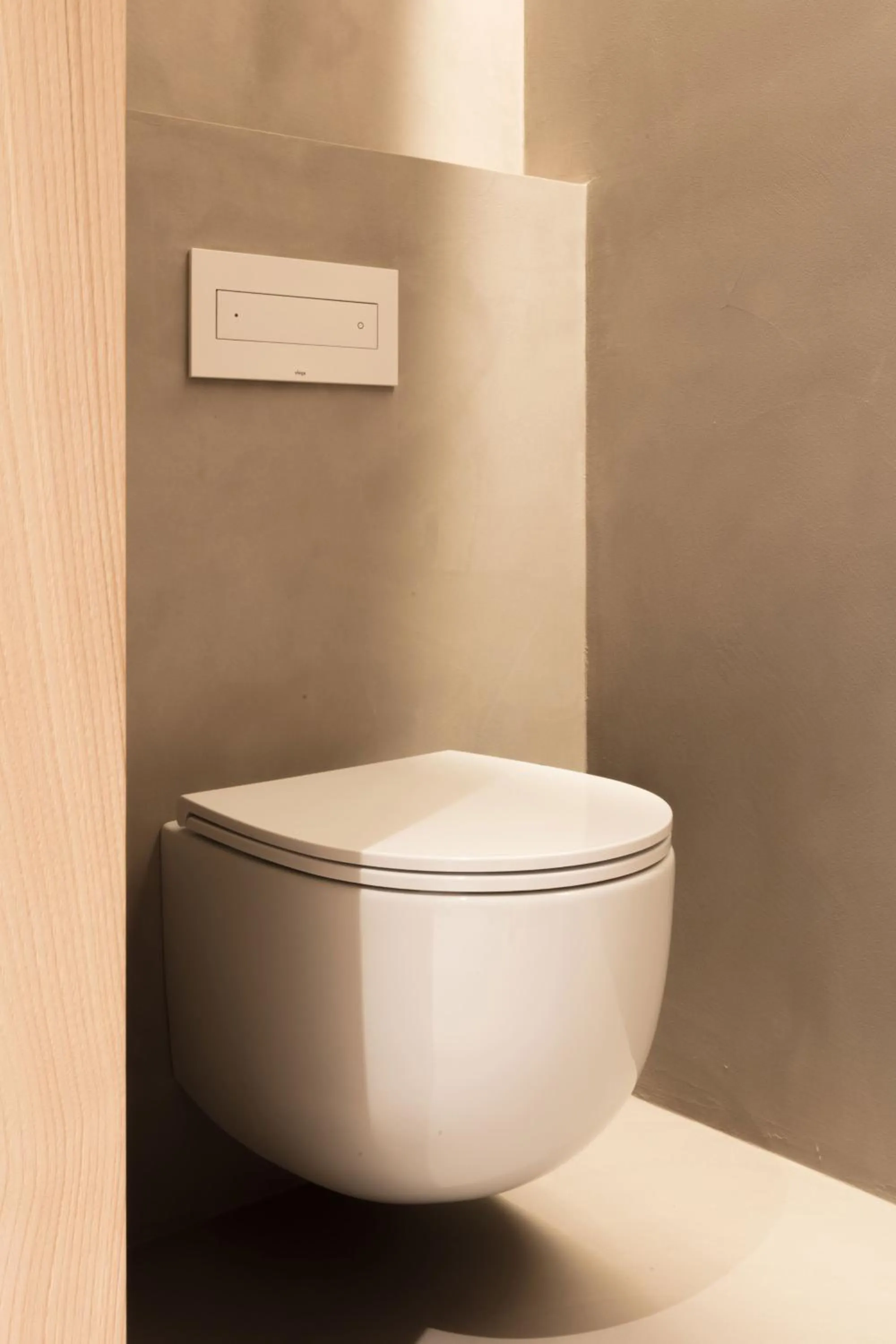 Toilet in Schgaguler Hotel