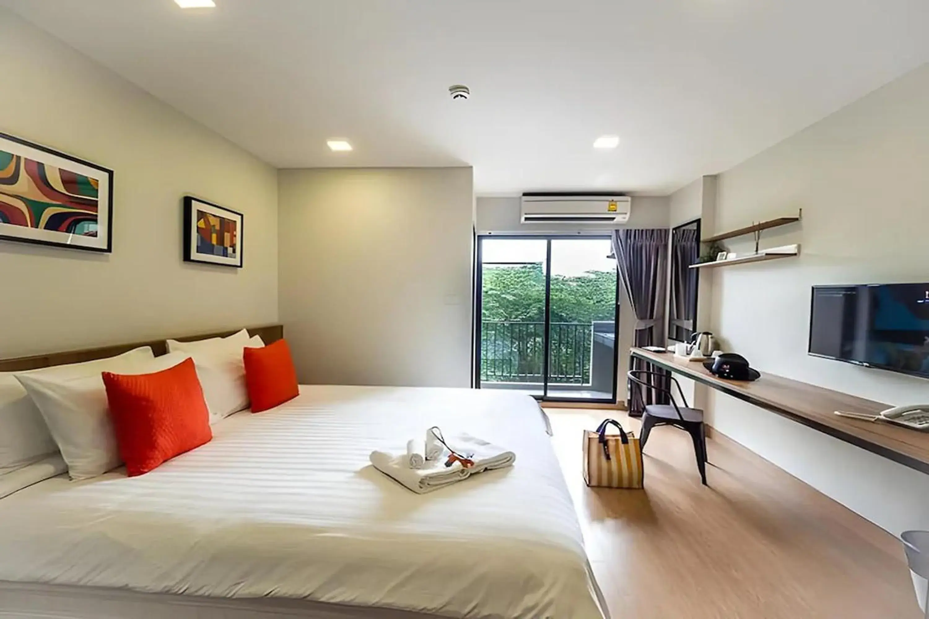 Standard King Room in Casa Luxe Hotel and Resident Standard King Room in Casa Luxe Hotel and Resident