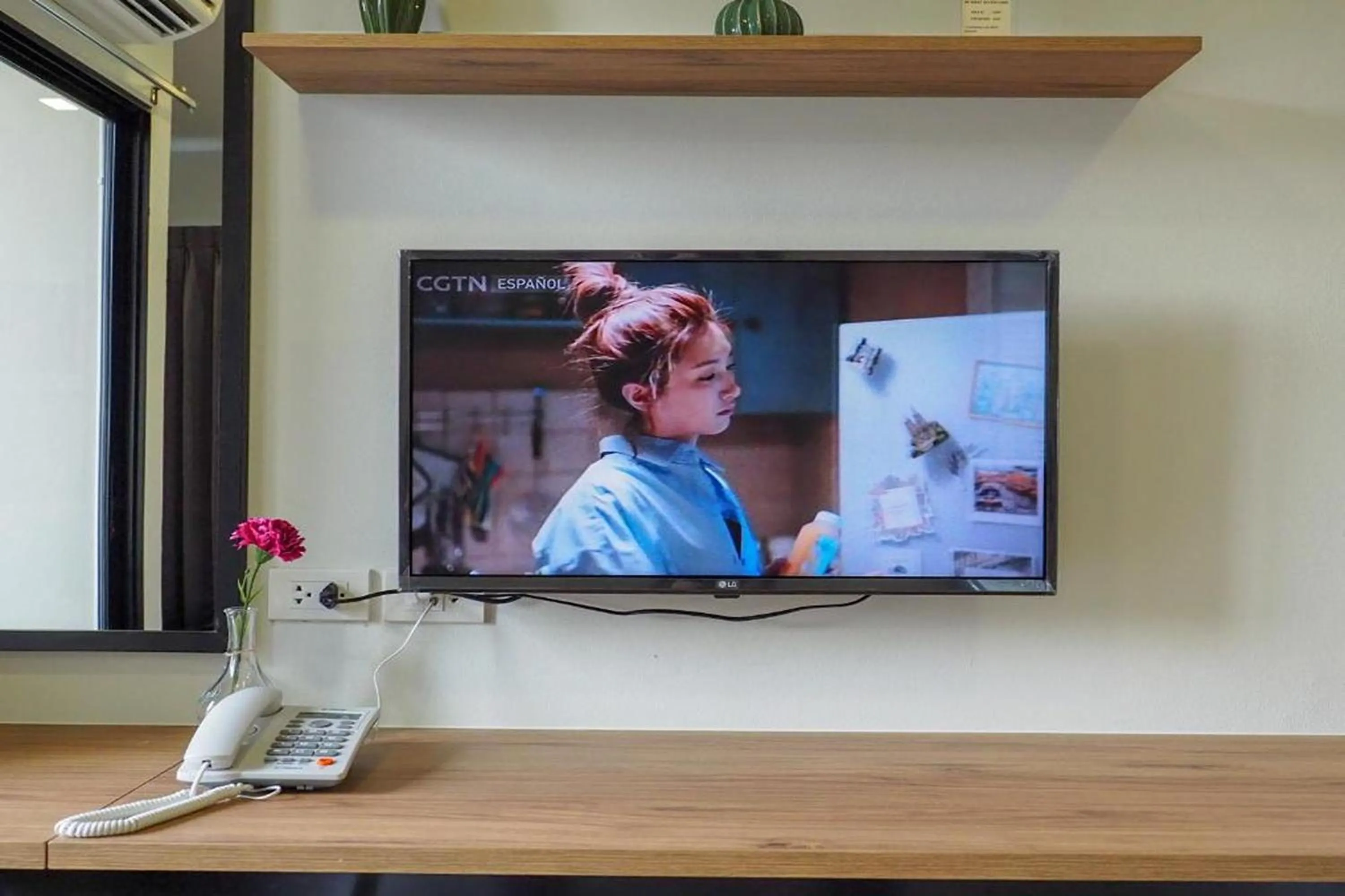 TV and multimedia in Casa Luxe Hotel and Resident