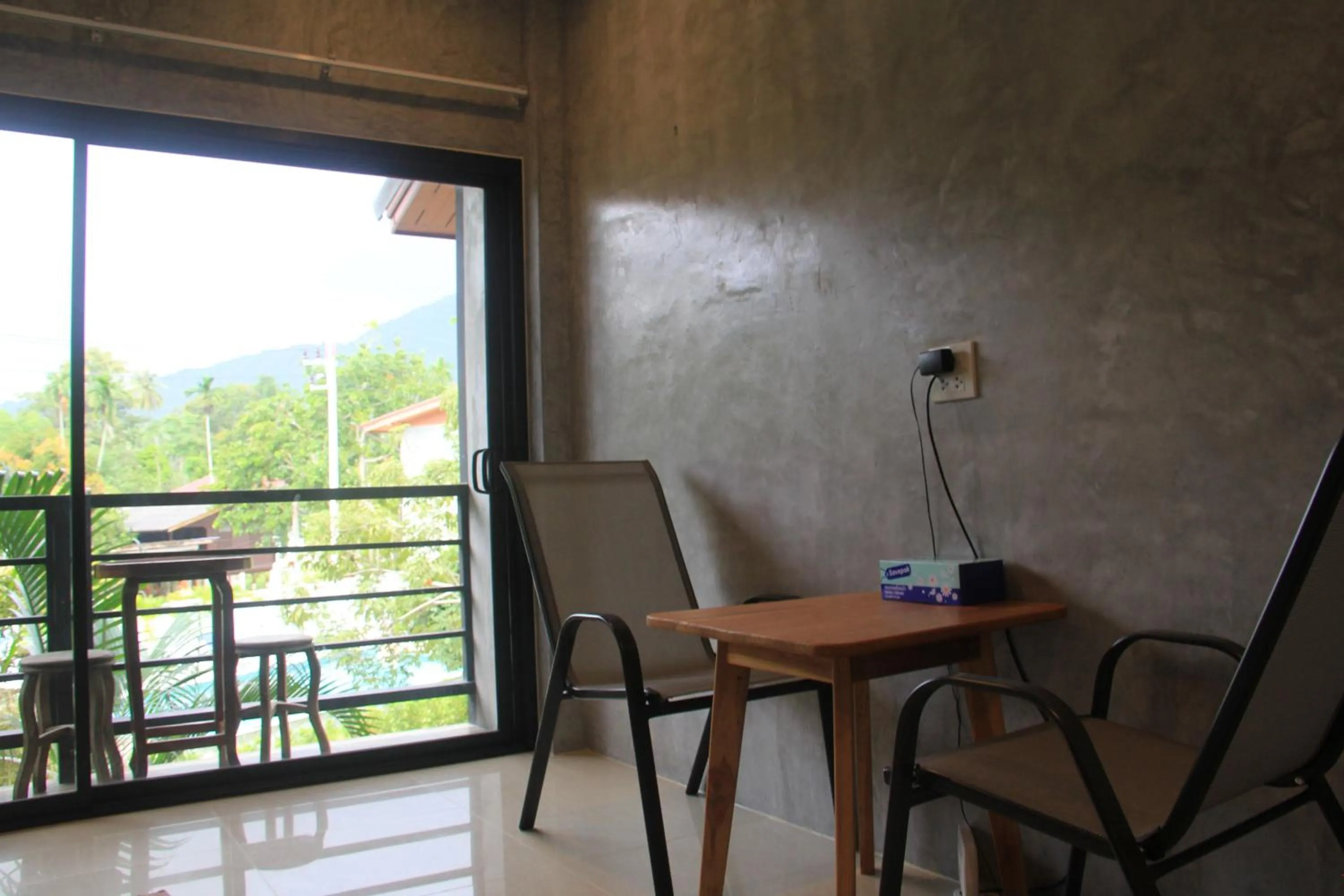 Seating area in Yangyai Garden Lodge