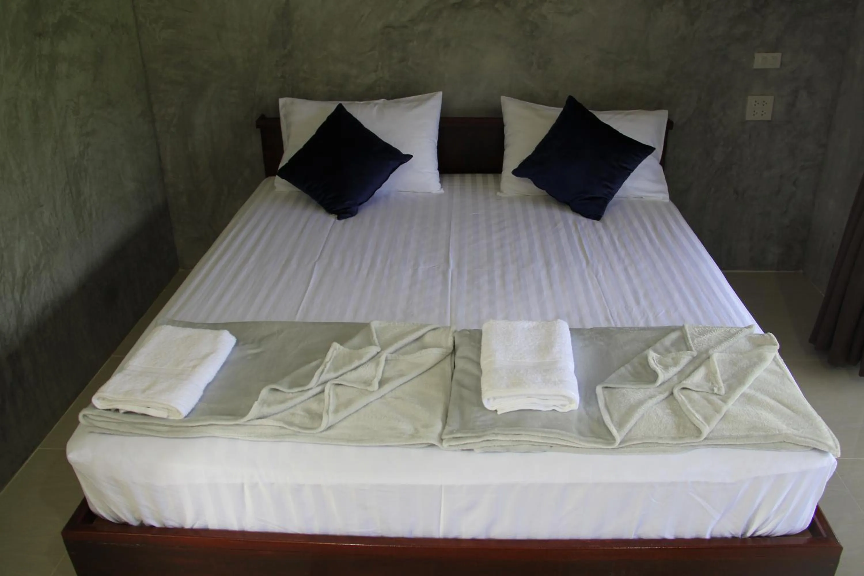 Bedroom, Bed in Yangyai Garden Lodge