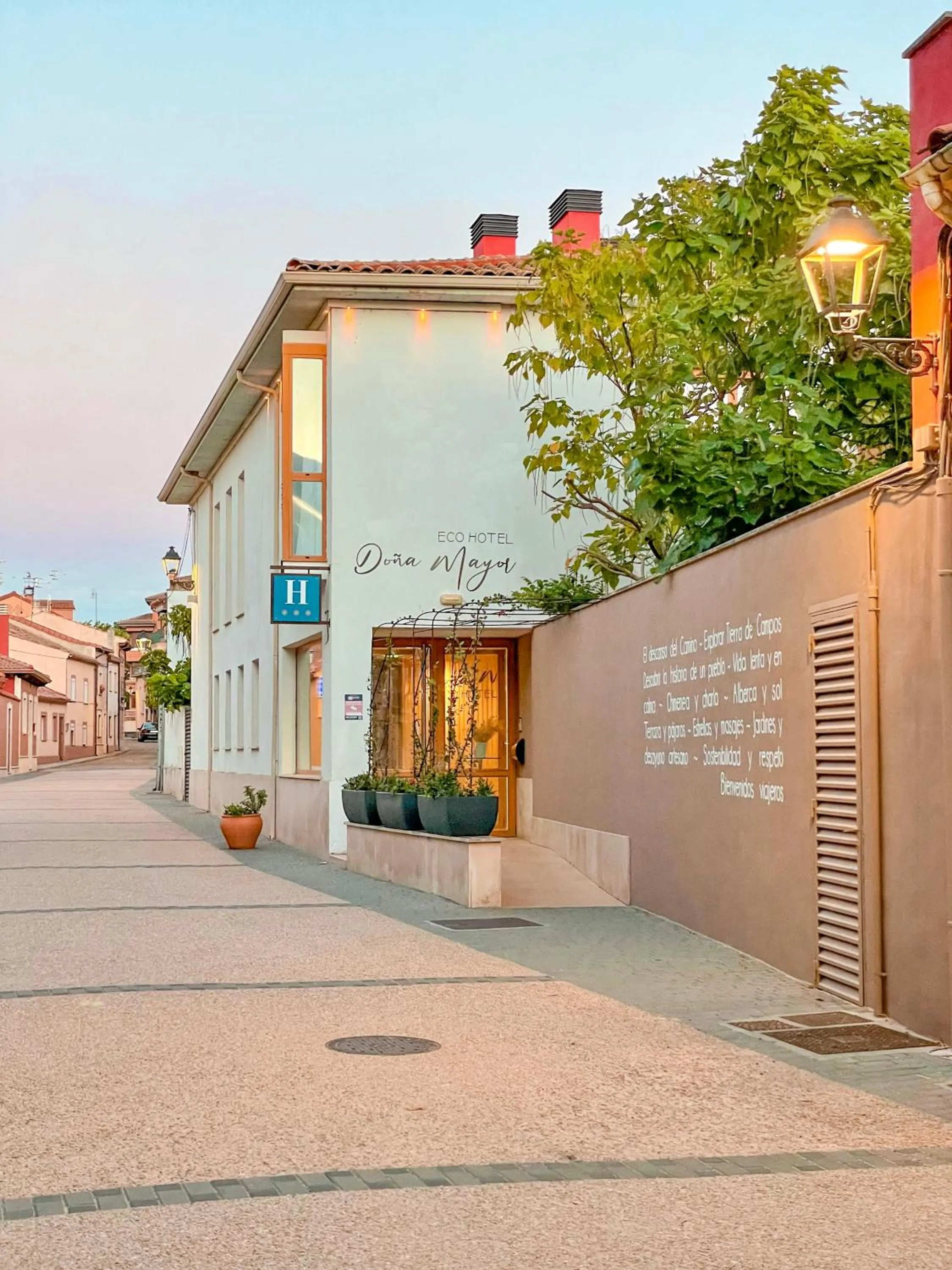 Property building in Eco-Hotel Doña Mayor