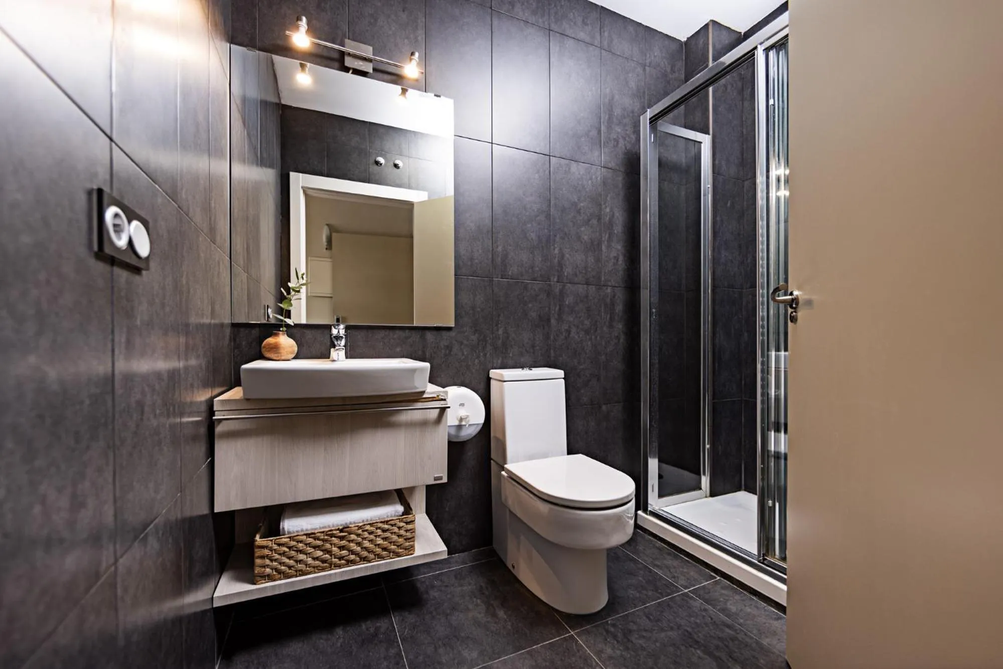 Shower in Eco-Hotel Doña Mayor