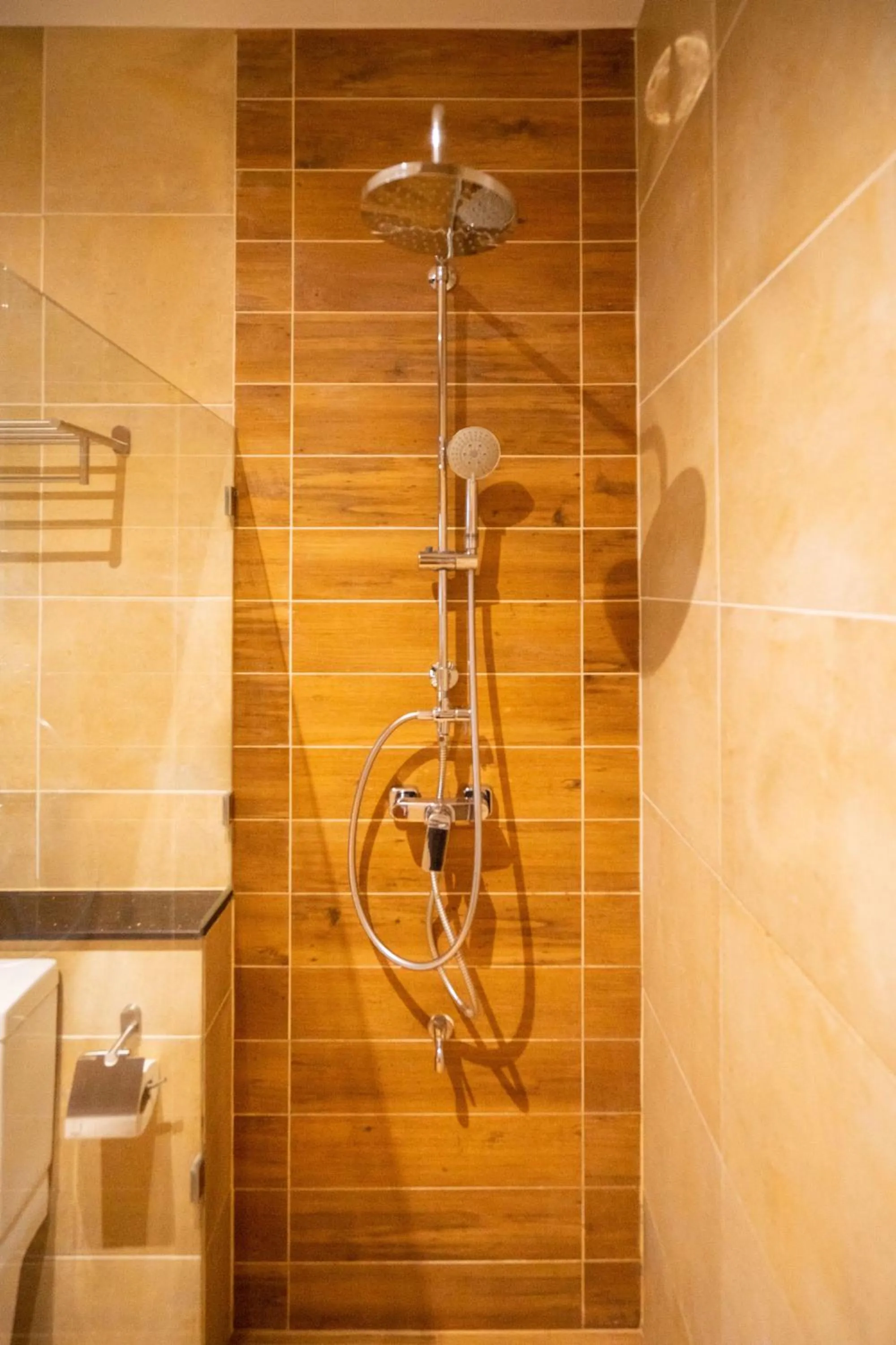 Bathroom in Phor Liang Meun Terracotta Arts